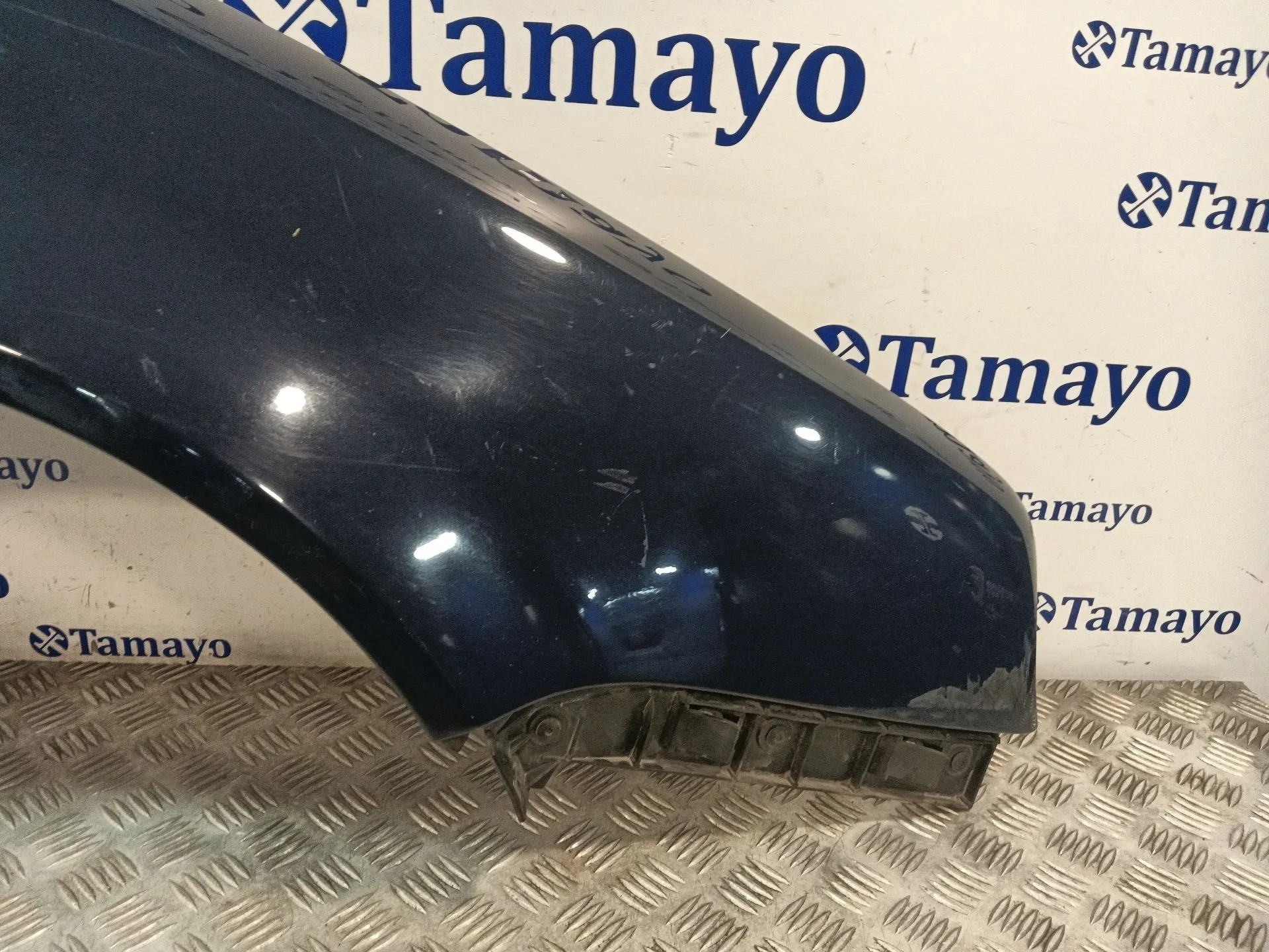 Aleta Delantera Derecha para Volkswagen Golf Iv (1J1)