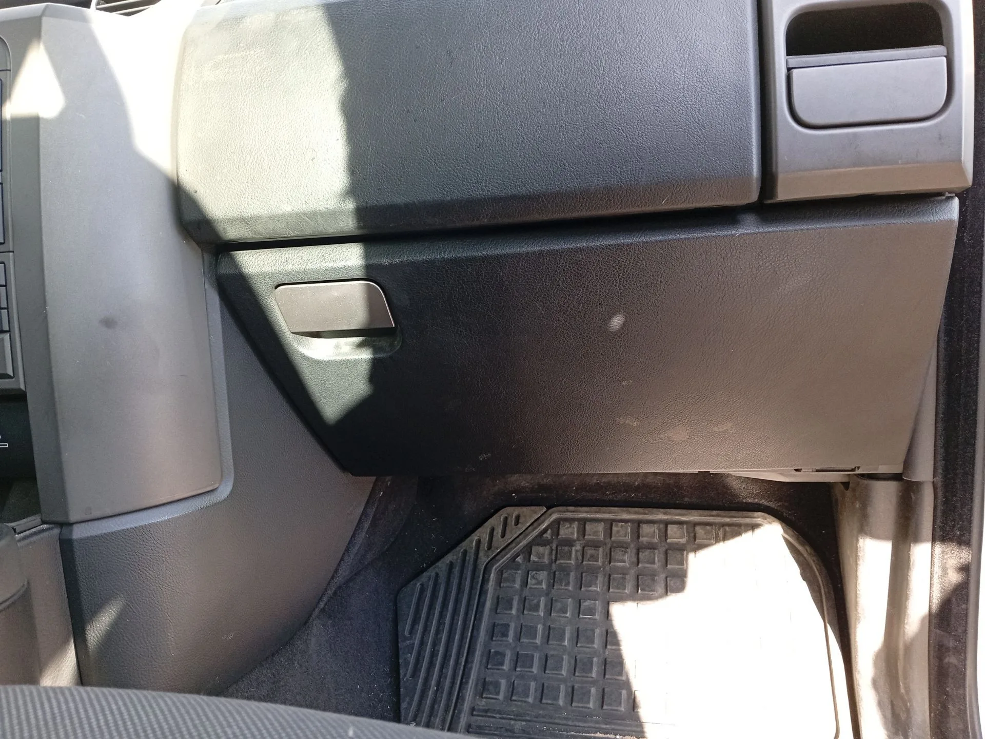 Guantera para Land Rover Discovery Iii (L319)