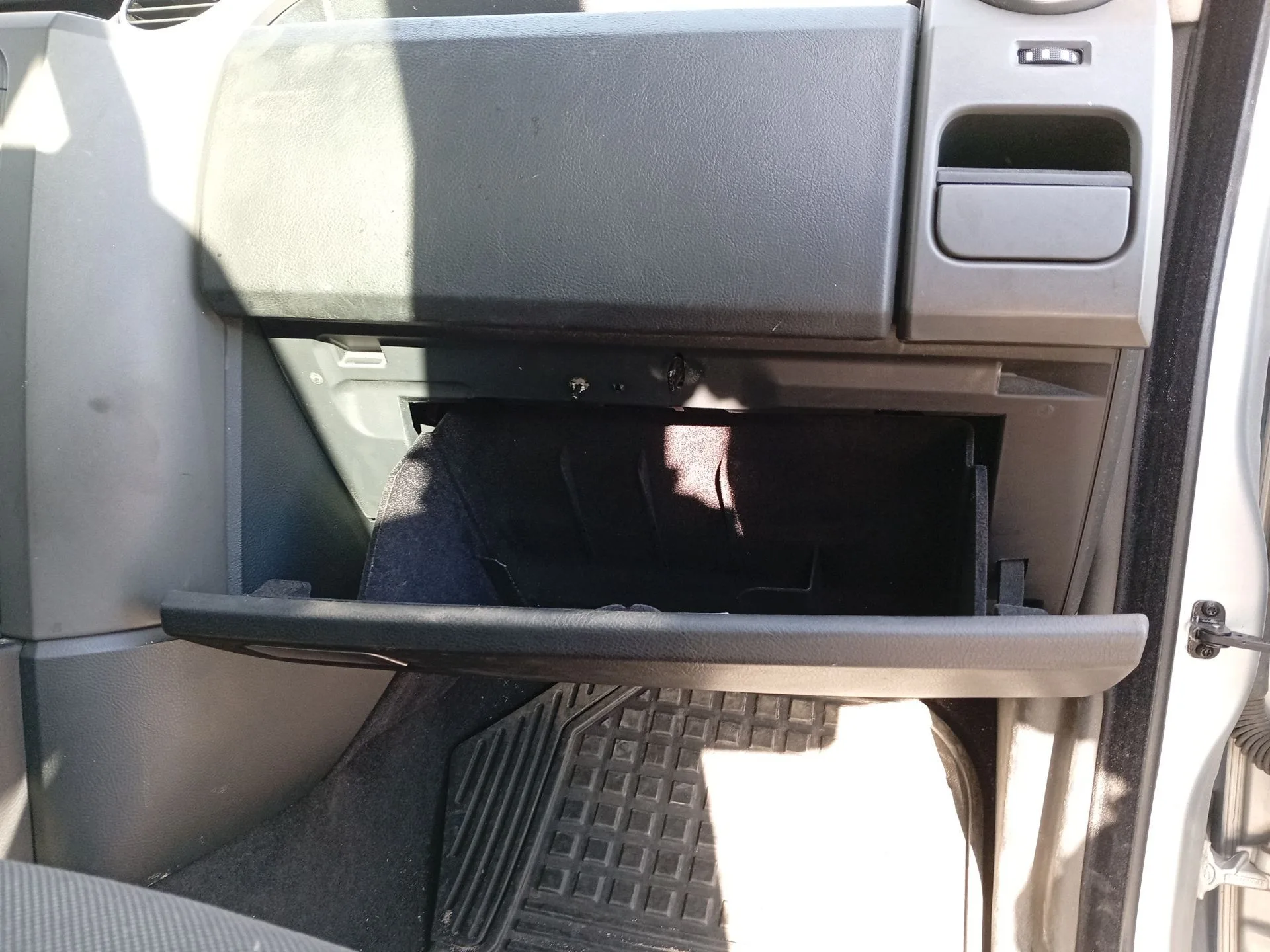 Guantera para Land Rover Discovery Iii (L319)