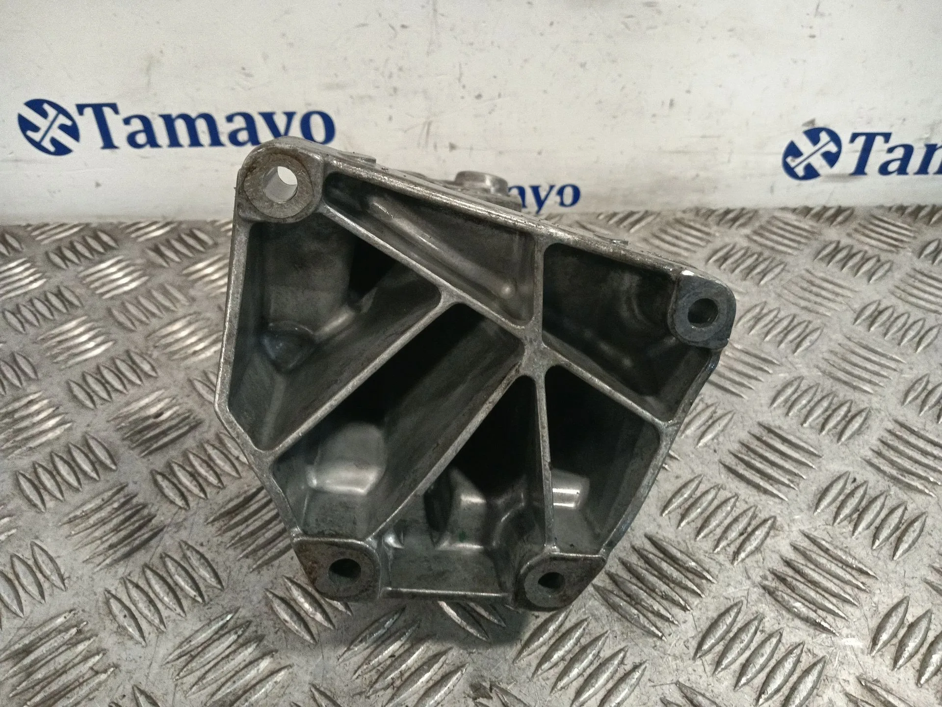 Soporte Motor para Mercedes-Benz Sprinter 5-T Caja/Chasis (B906)