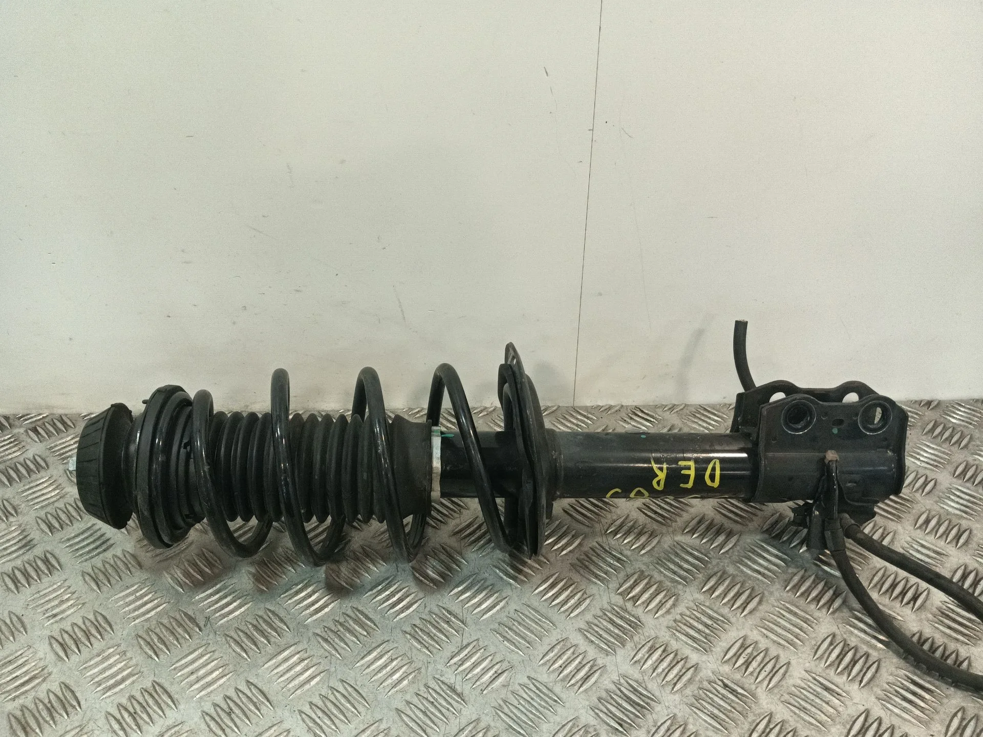 Amortiguador Delantero Derecho para Toyota Yaris (_P13_)