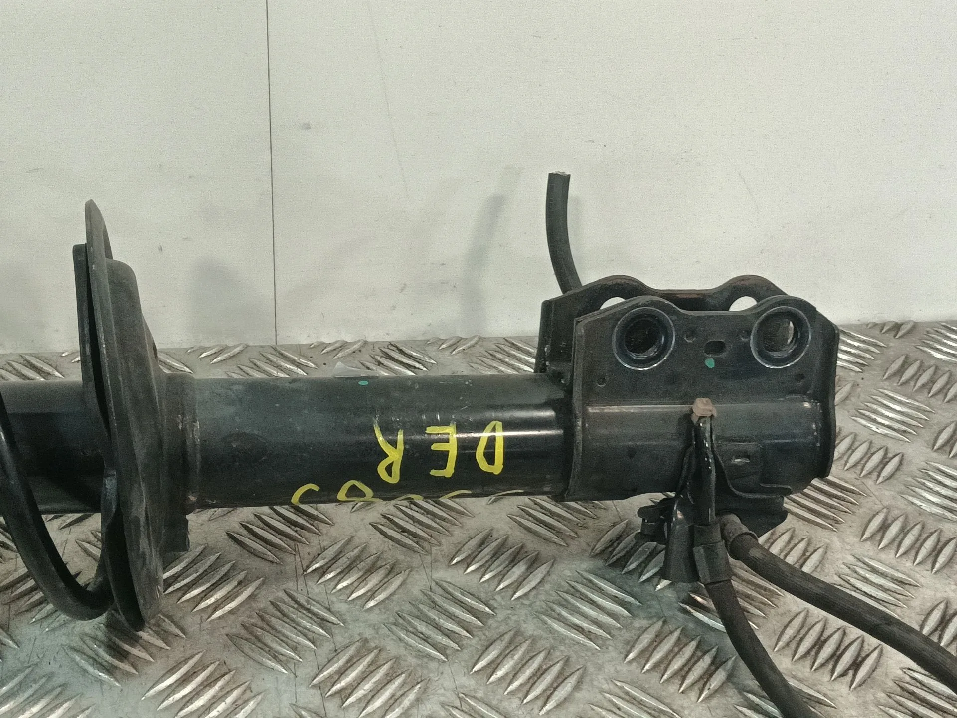 Amortiguador Delantero Derecho para Toyota Yaris (_P13_)