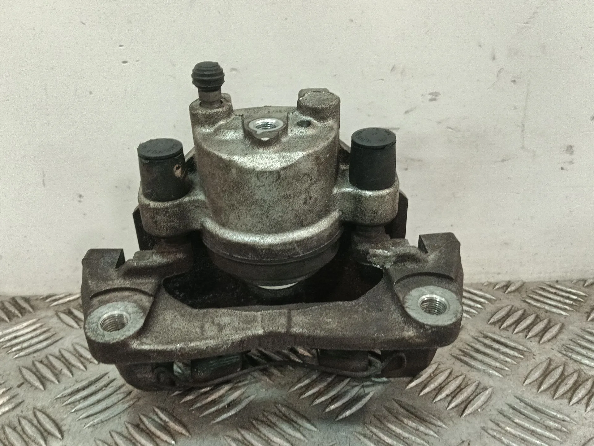 Pinza Freno Delantera Izquierda para Toyota Yaris (_P13_)