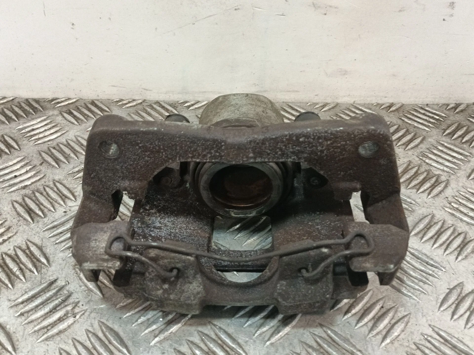 Pinza Freno Delantera Izquierda para Toyota Yaris (_P13_)