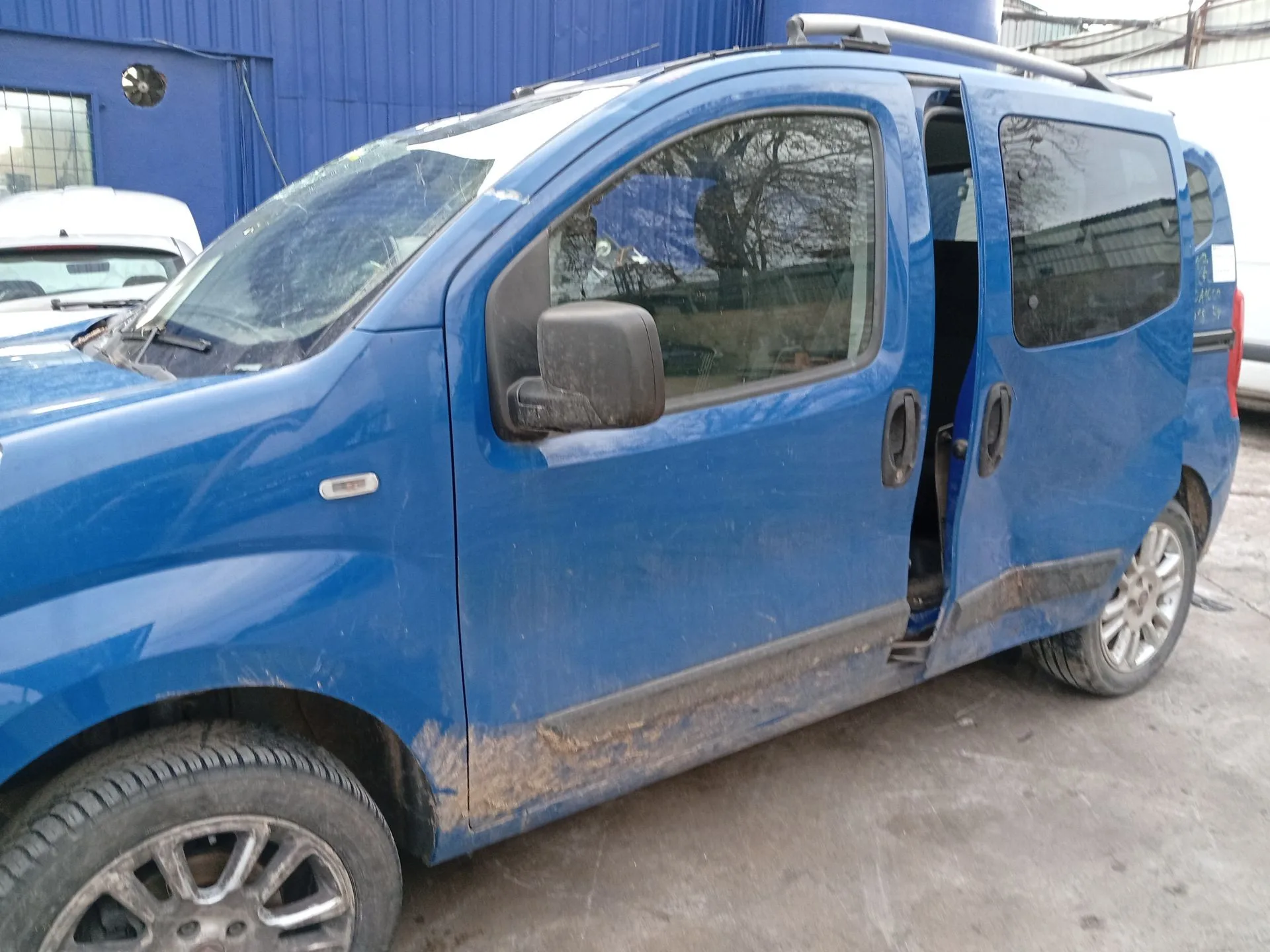 Puerta Delantera Izquierda para Fiat Qubo (225_)