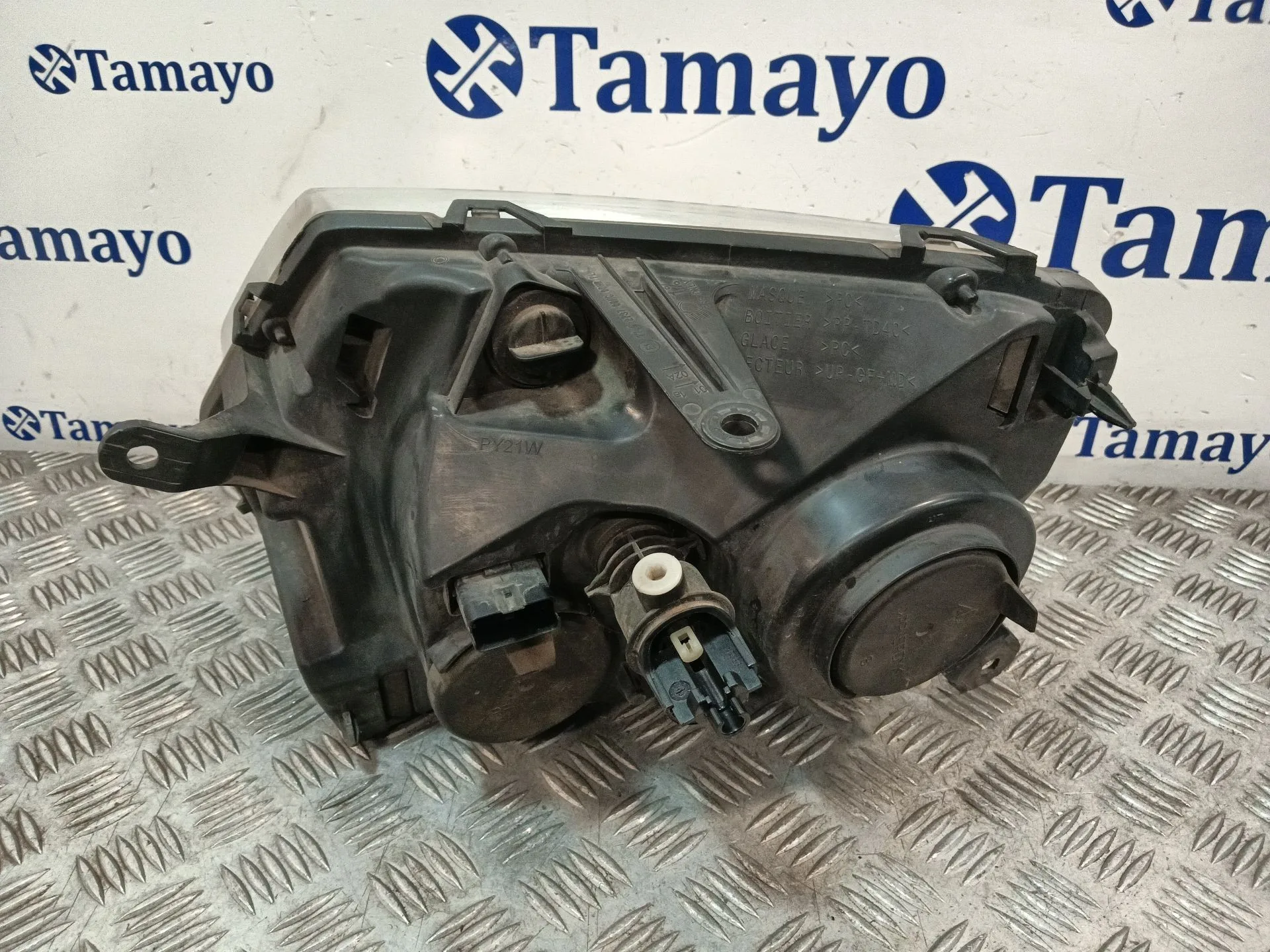 Faro Derecho para Dacia Duster (Hs_)