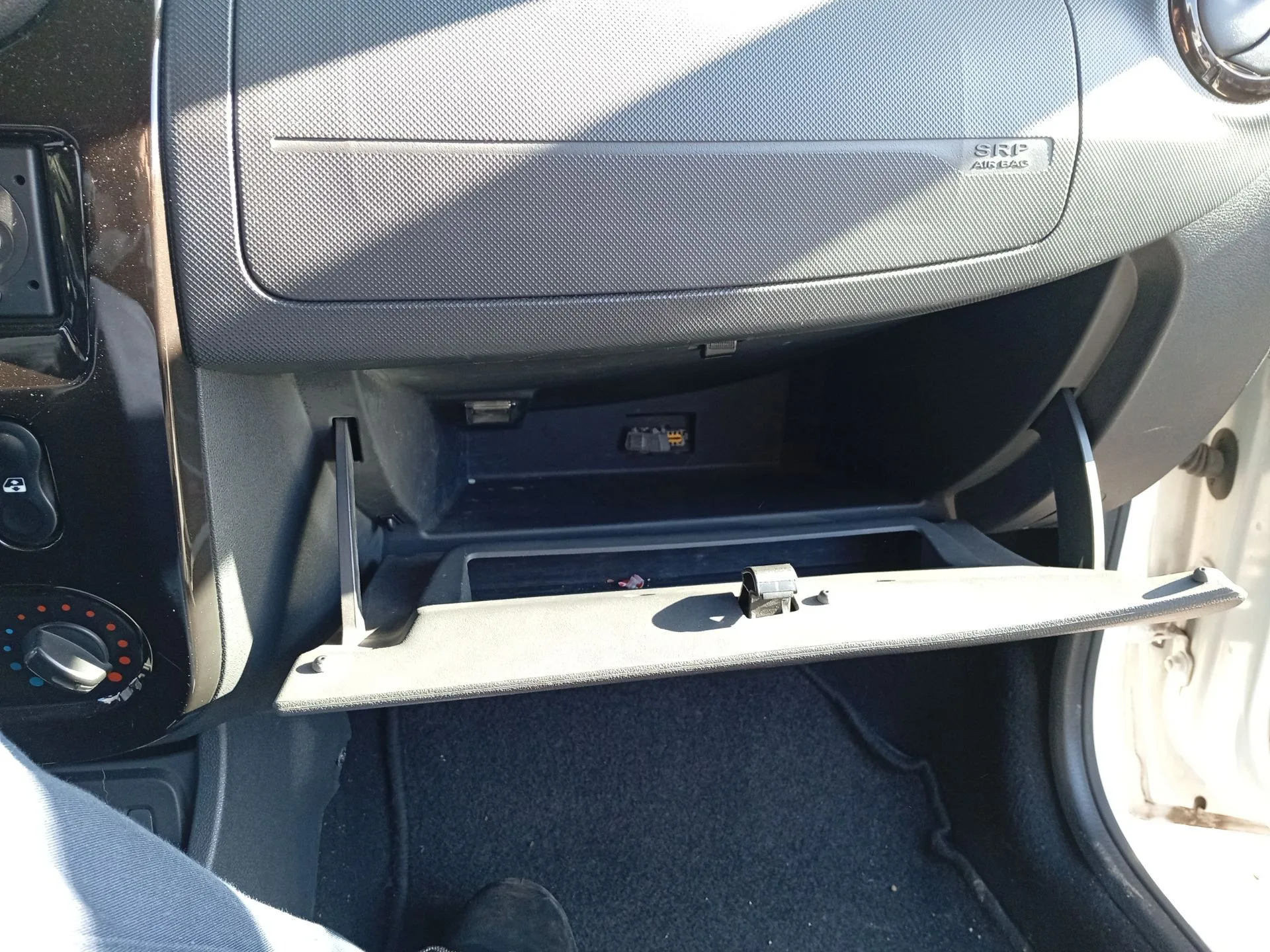 Guantera para Dacia Duster (Hs_)