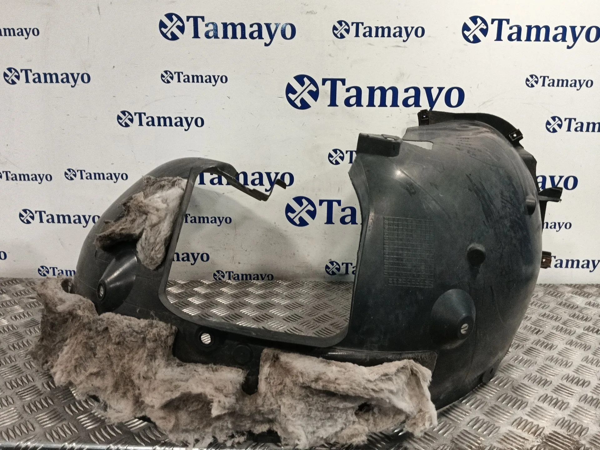Plastico Paso Rueda Delantero Derecho para Peugeot 3008