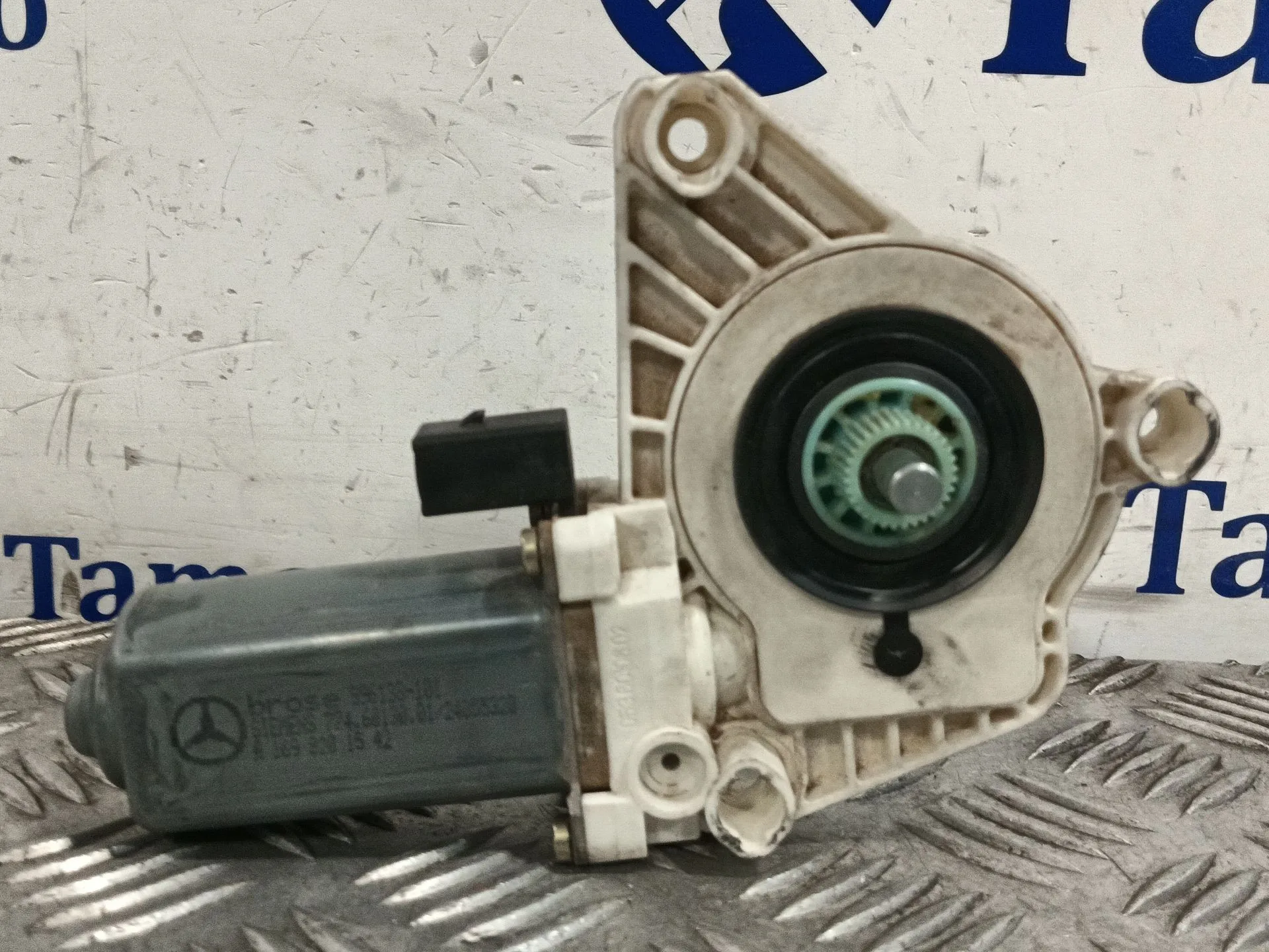 Motor Elevalunas Delantero Izquierdo para Mercedes-Benz Clase B (W245)