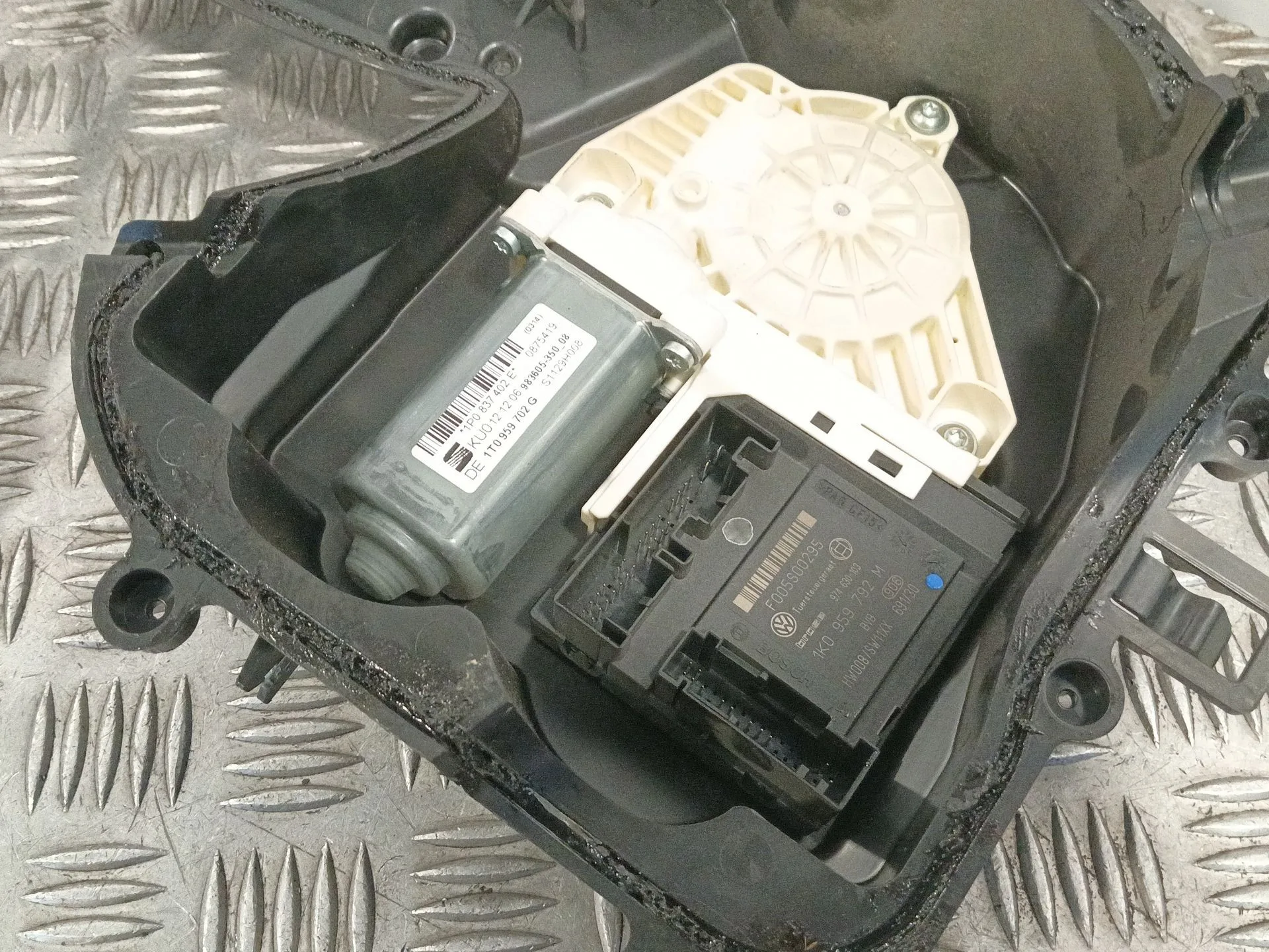 Elevalunas Delantero Derecho para Seat Leon (1P1)