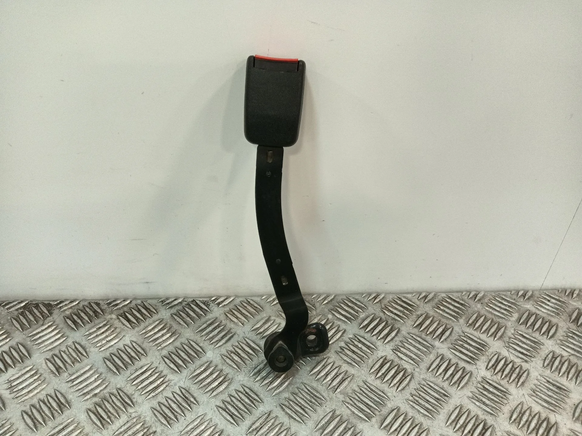 Anclaje Cinturon Delantero Izquierdo para Volkswagen Golf Iv (1J1)