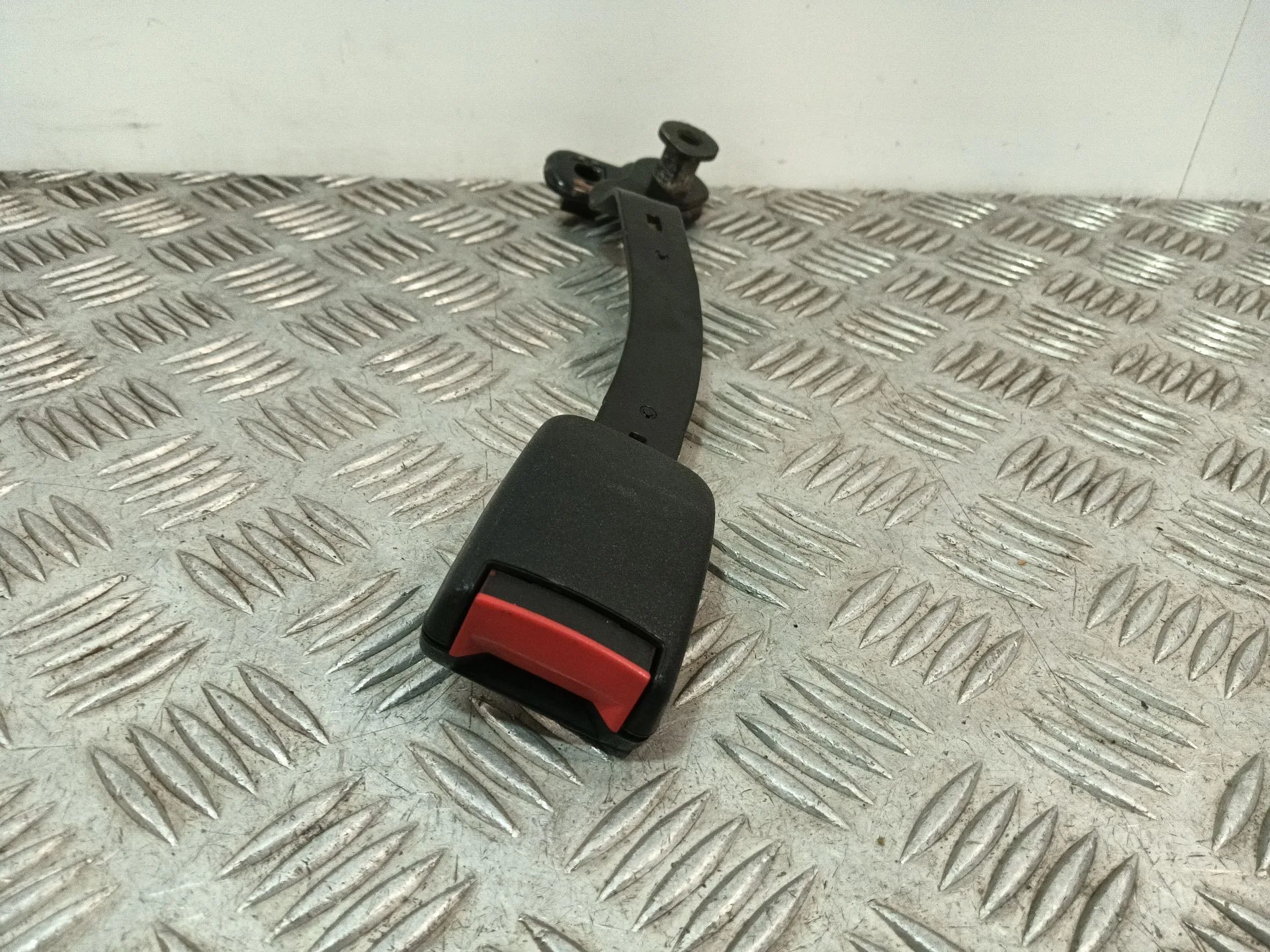 Anclaje Cinturon Delantero Izquierdo para Volkswagen Golf Iv (1J1)