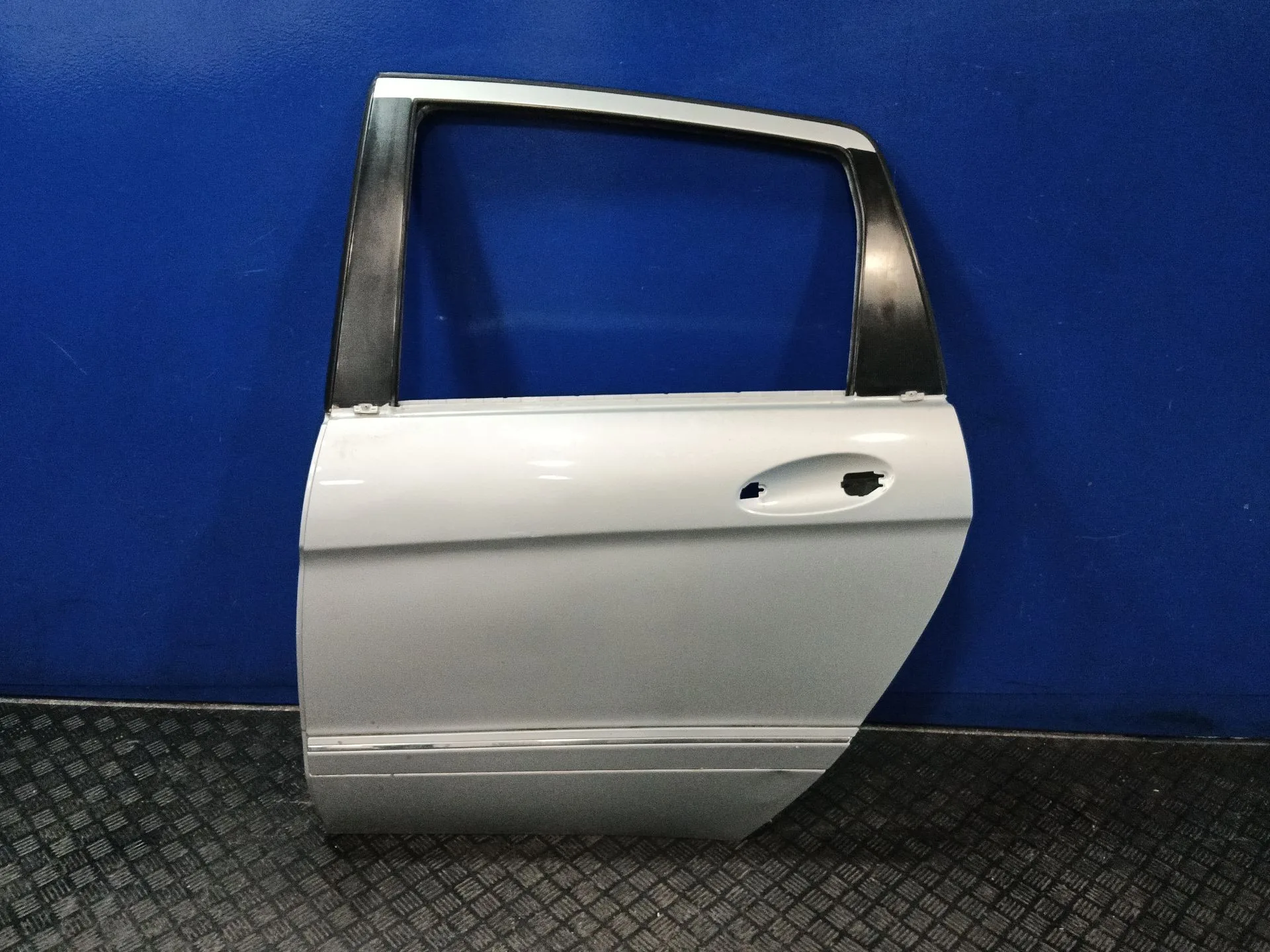 Puerta Trasera Izquierda para Mercedes-Benz Clase B (W245)