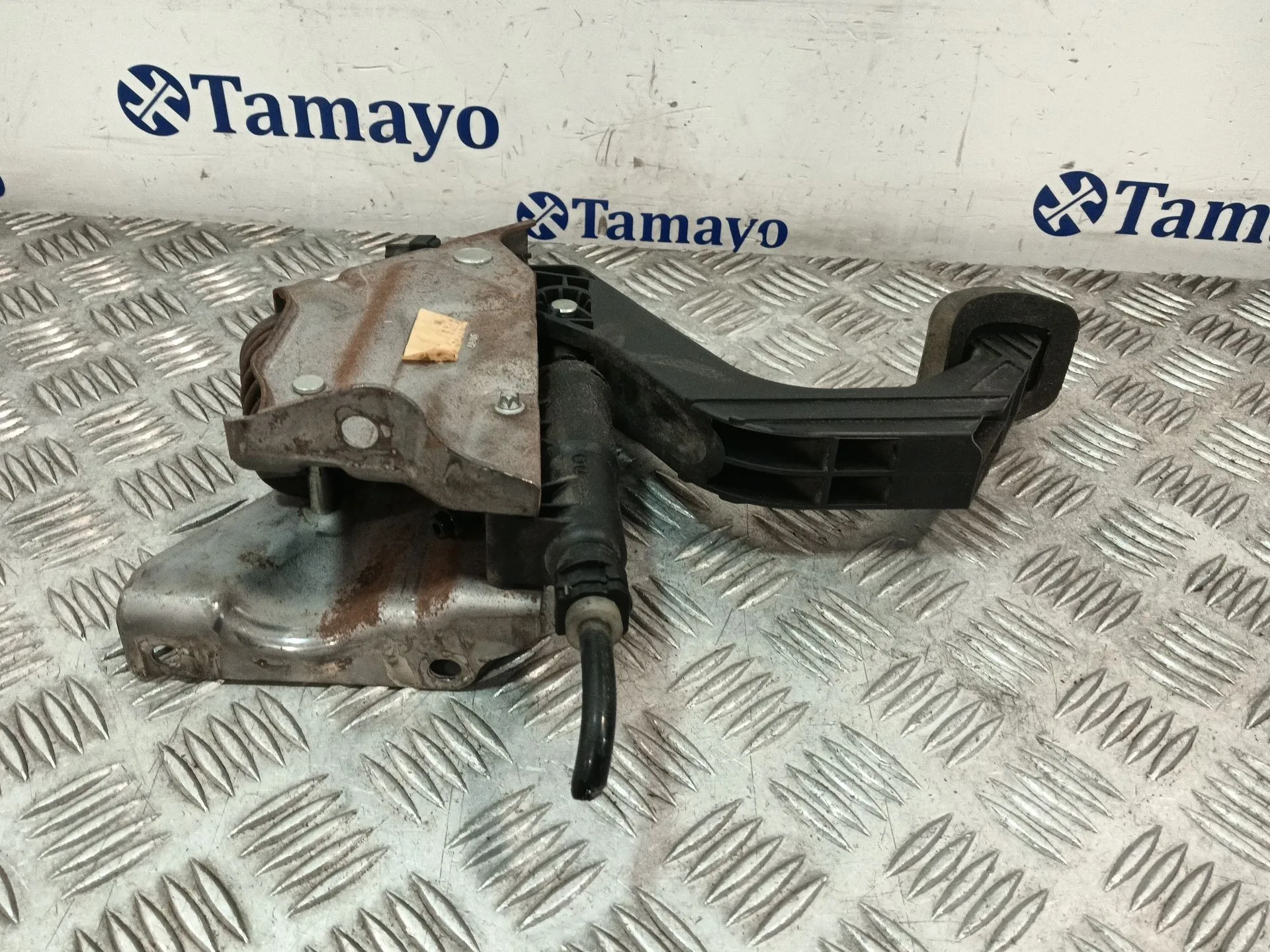 Pedal Embrague para Mercedes-Benz Sprinter 02.00 -> Caja Cerrada