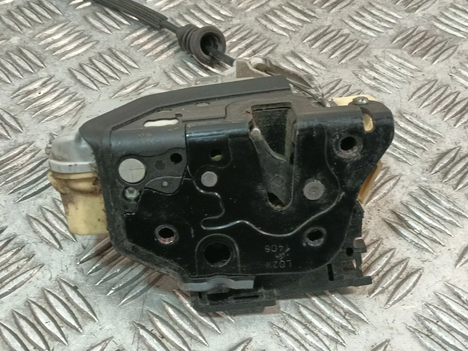 Cerradura Puerta Delantera Izquierda para Volkswagen Passat Berlina (3C2)