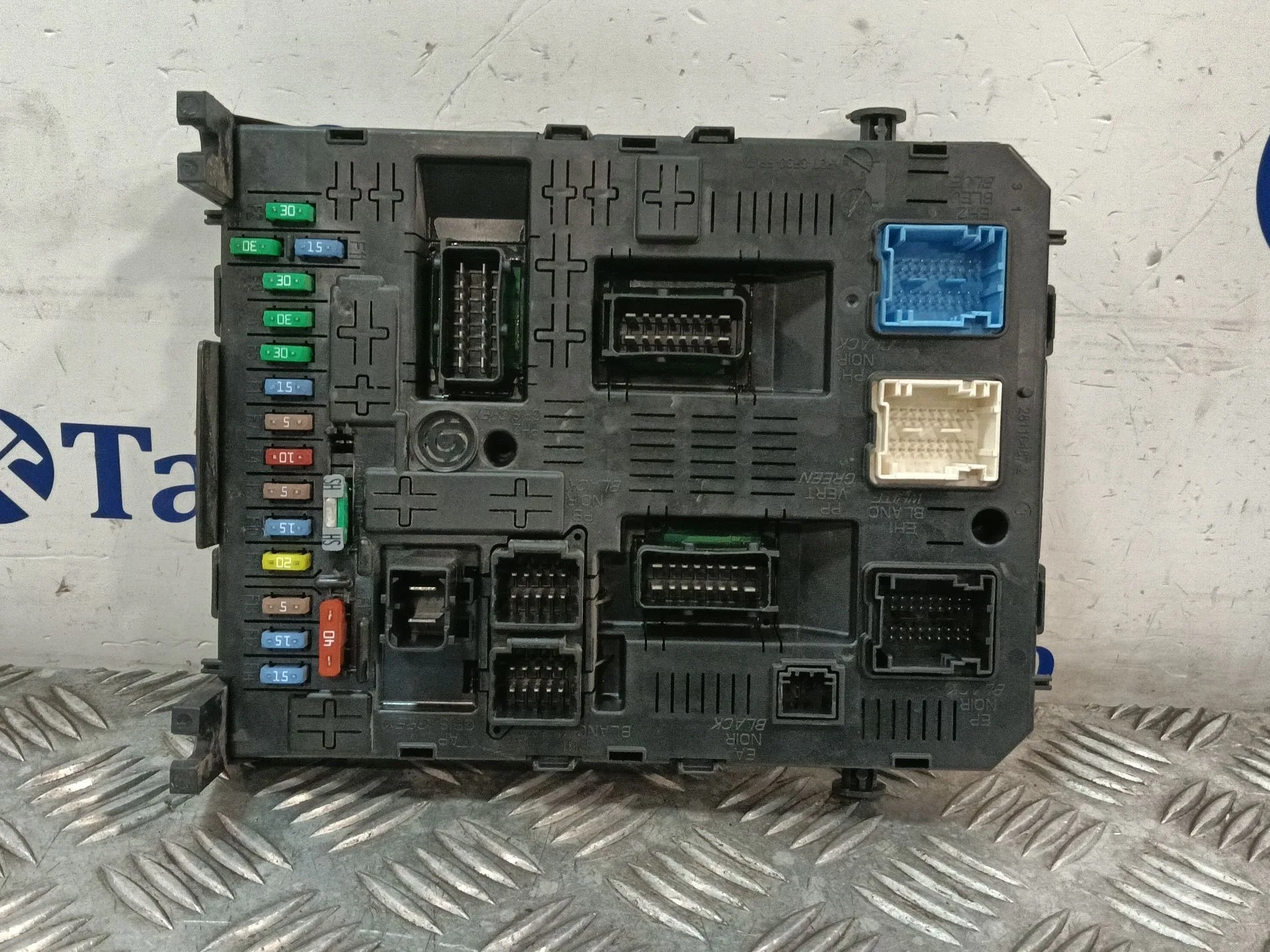 Caja Reles / Fusibles para Citroën Berlingo Multispace (B9)