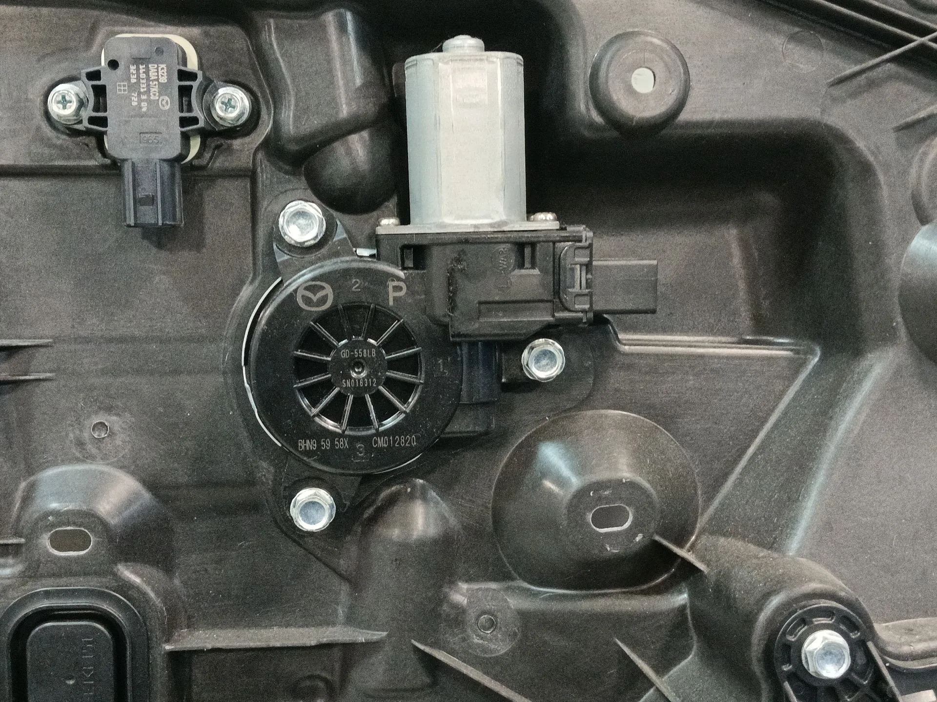 Elevalunas Delantero Izquierdo para Mazda Cx-3 (Dk)
