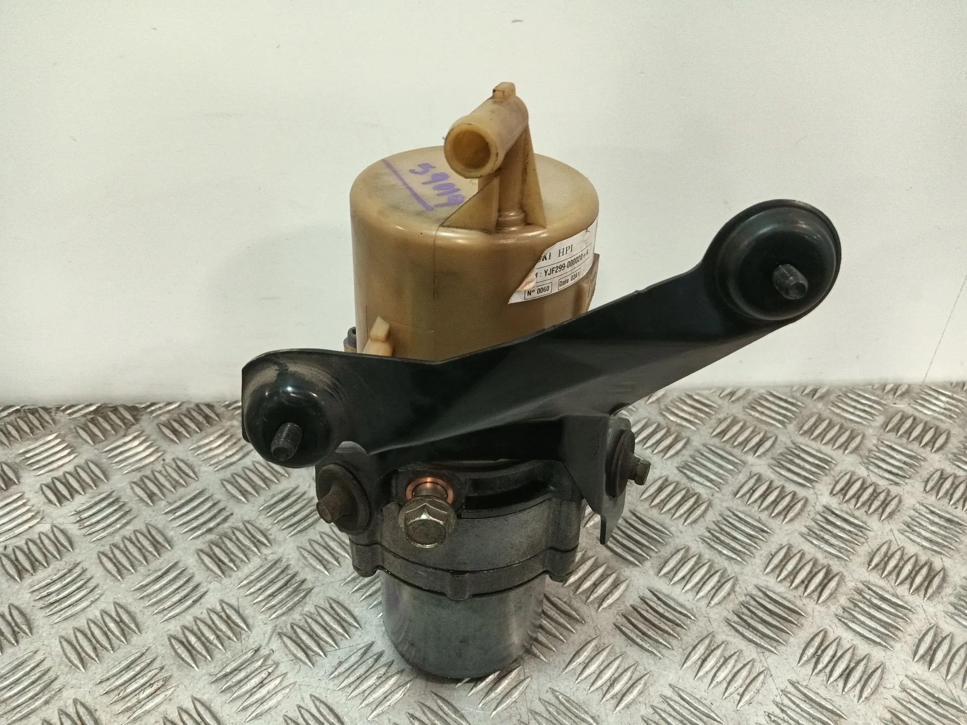 Bomba Direccion para Mazda 5 Berl. (Cr)