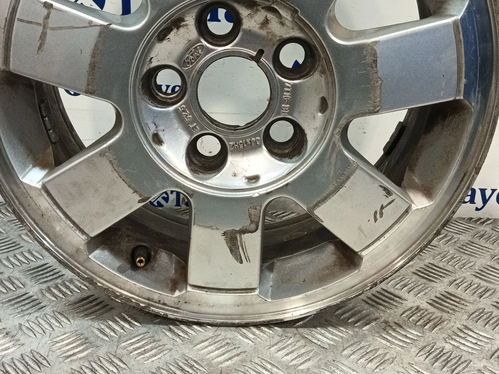 Llanta para Ford Transit Connect (P65_, P70_, P80_)