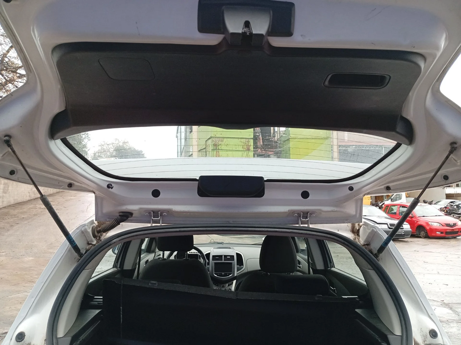 Amortiguadores Maletero / Porton para Chevrolet Aveo Hatchback (T300)