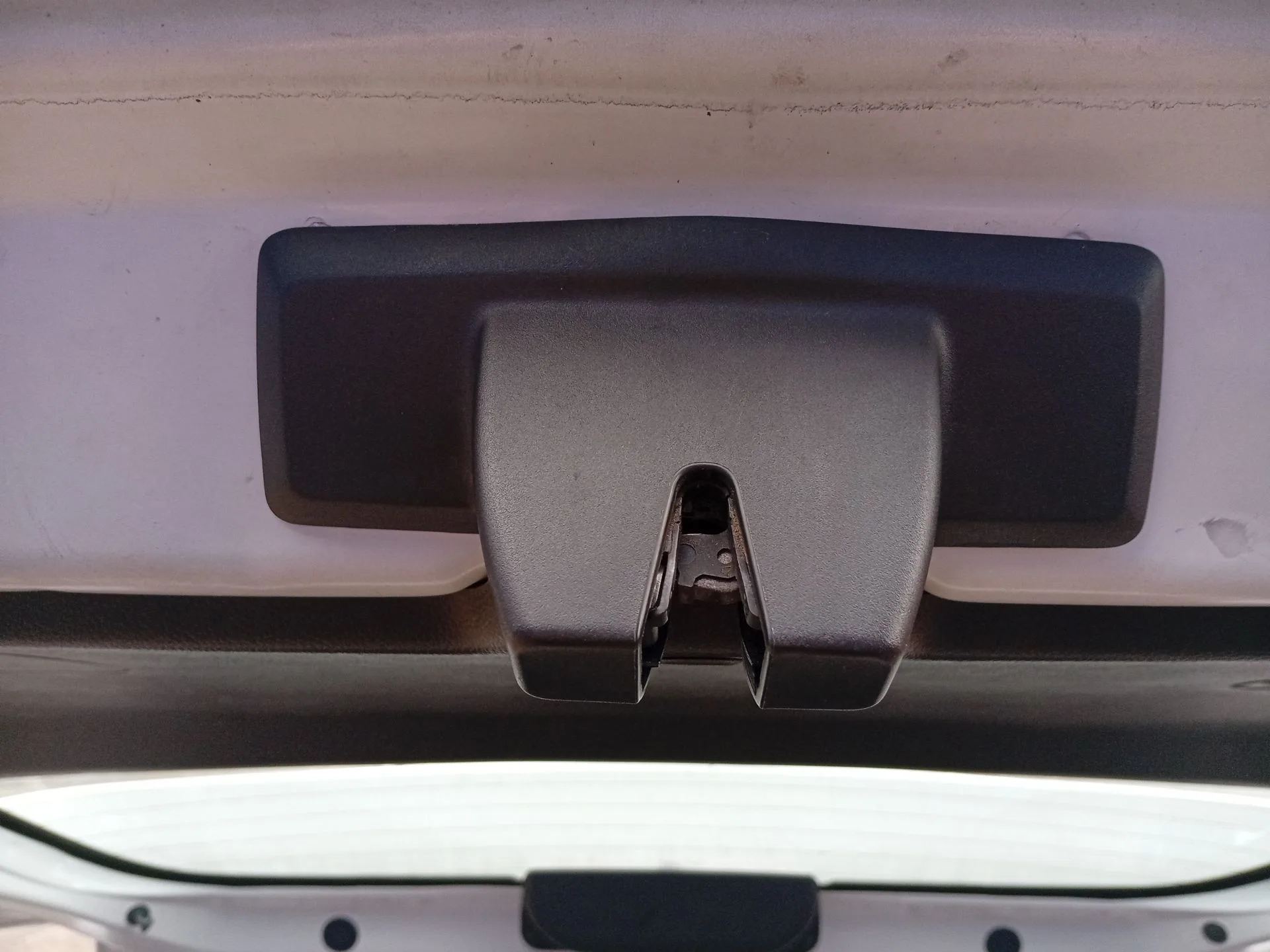 Cerradura Maletero / Porton para Chevrolet Aveo Hatchback (T300)