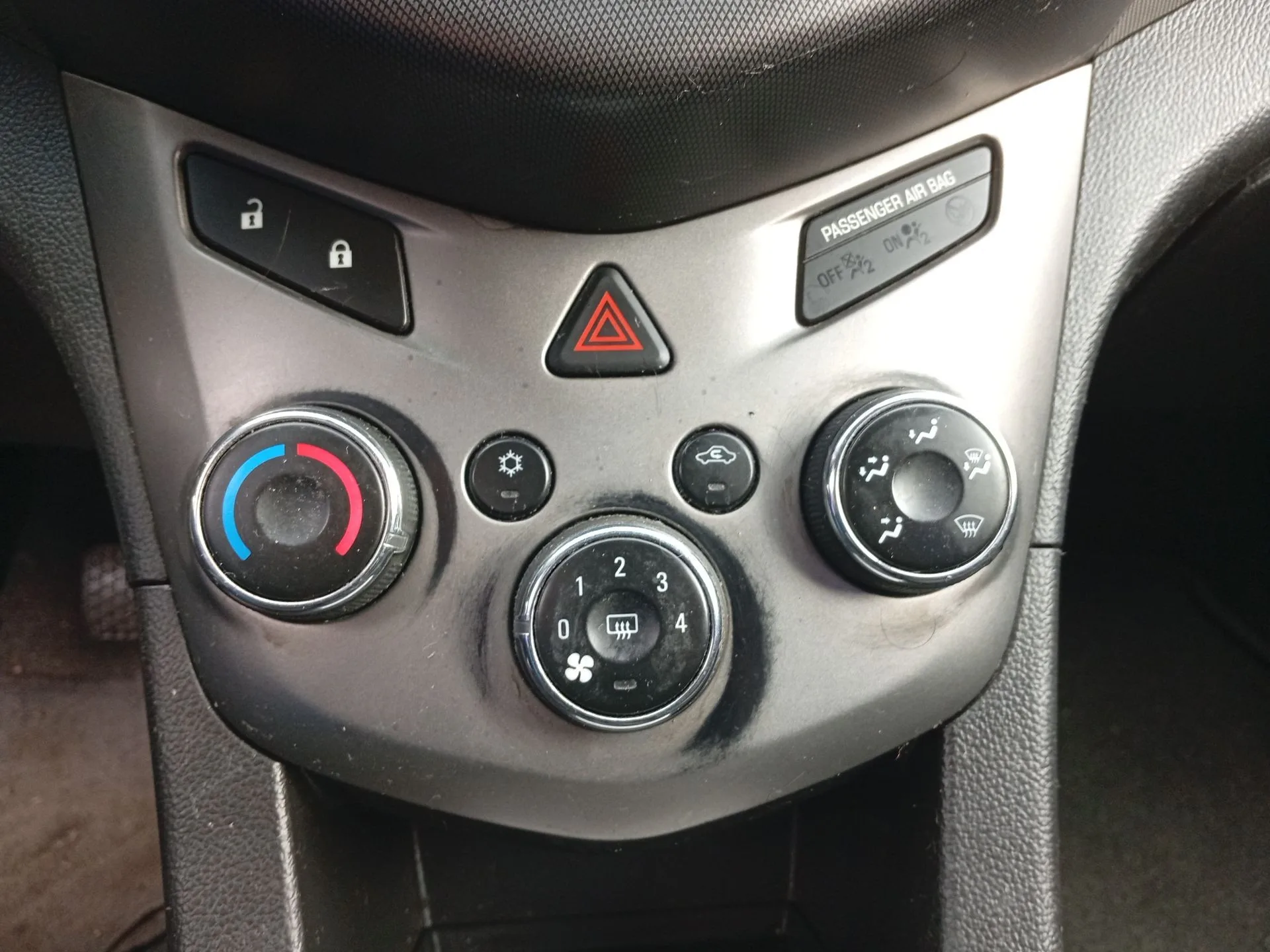 Mando Climatizador para Chevrolet Aveo Hatchback (T300)