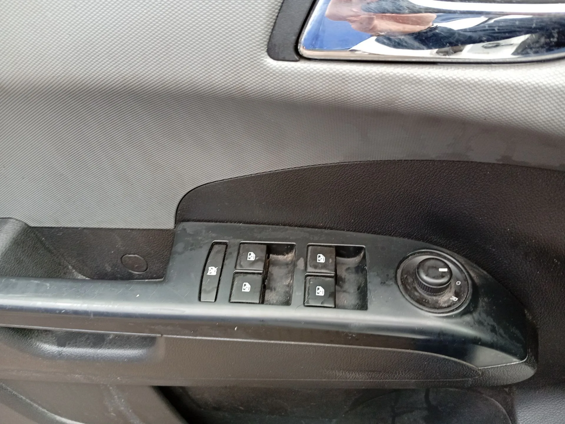 Mando Elevalunas Delantero Izquierdo para Chevrolet Aveo Hatchback (T300)