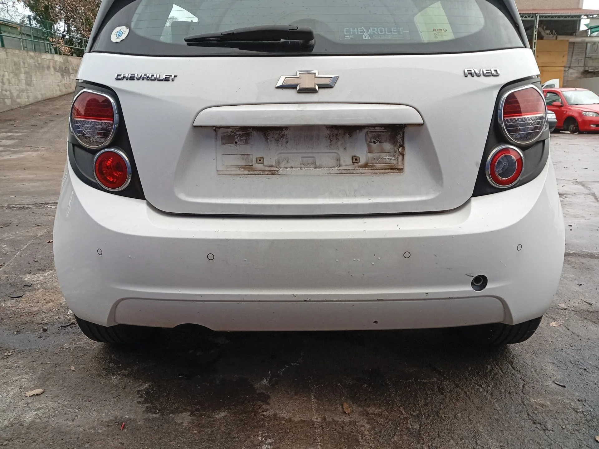Paragolpes Trasero para Chevrolet Aveo Hatchback (T300)