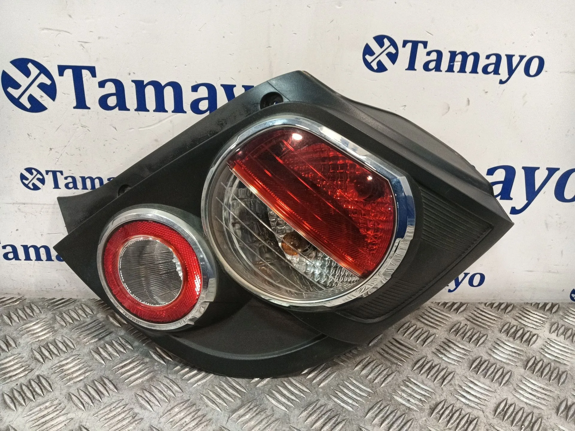 Piloto Trasero Derecho para Chevrolet Aveo Hatchback (T300)