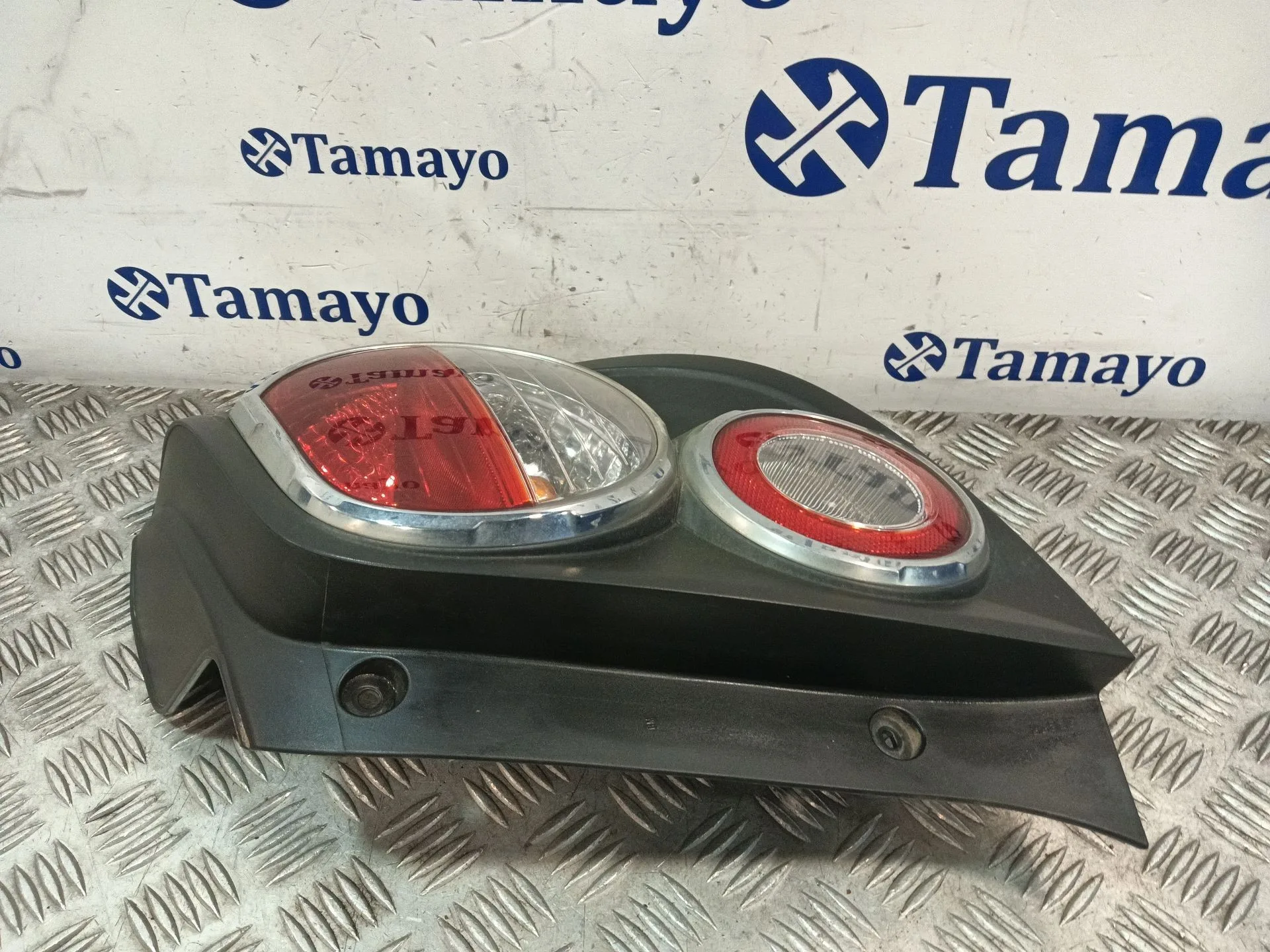 Piloto Trasero Derecho para Chevrolet Aveo Hatchback (T300)