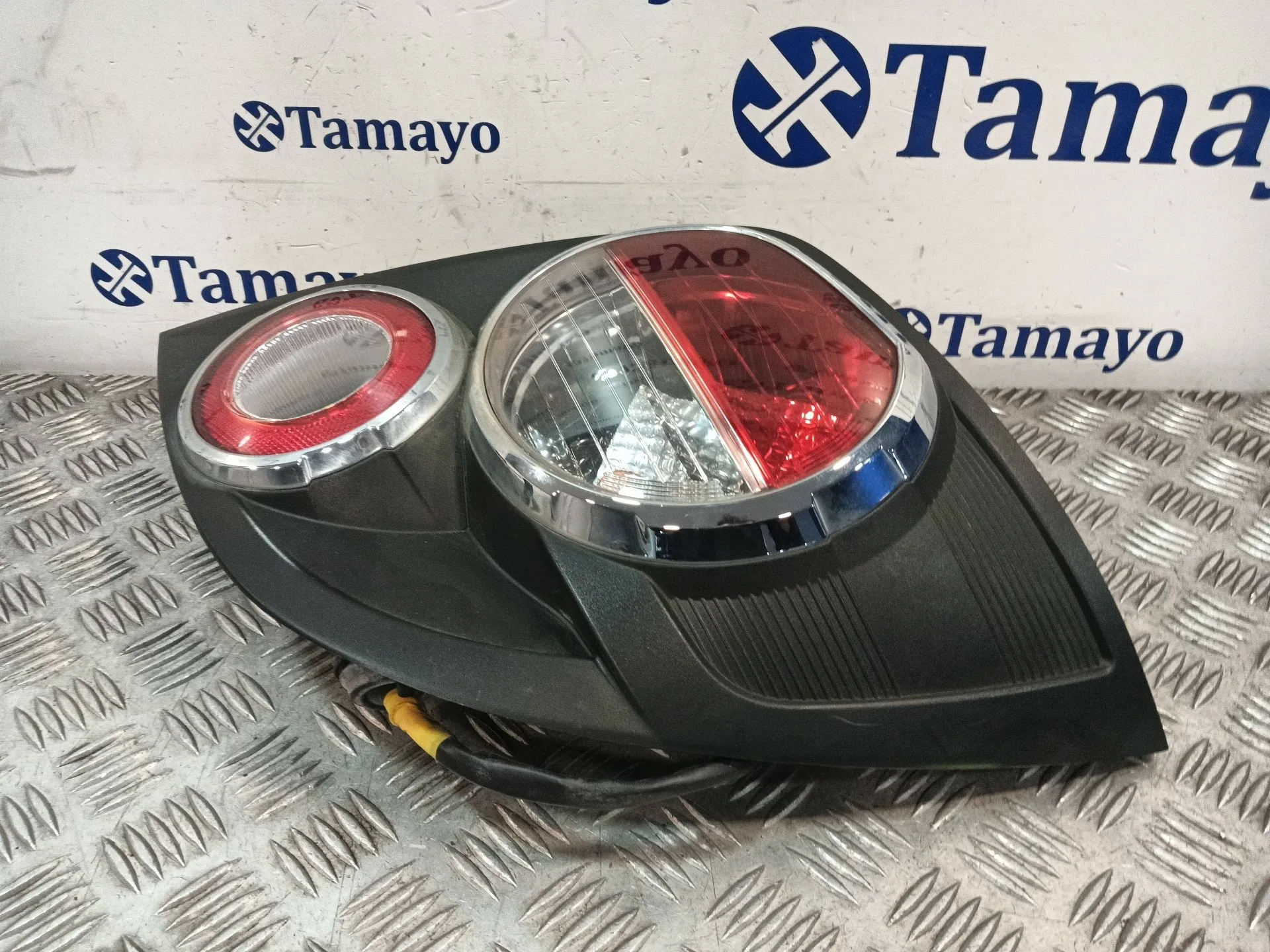 Piloto Trasero Derecho para Chevrolet Aveo Hatchback (T300)
