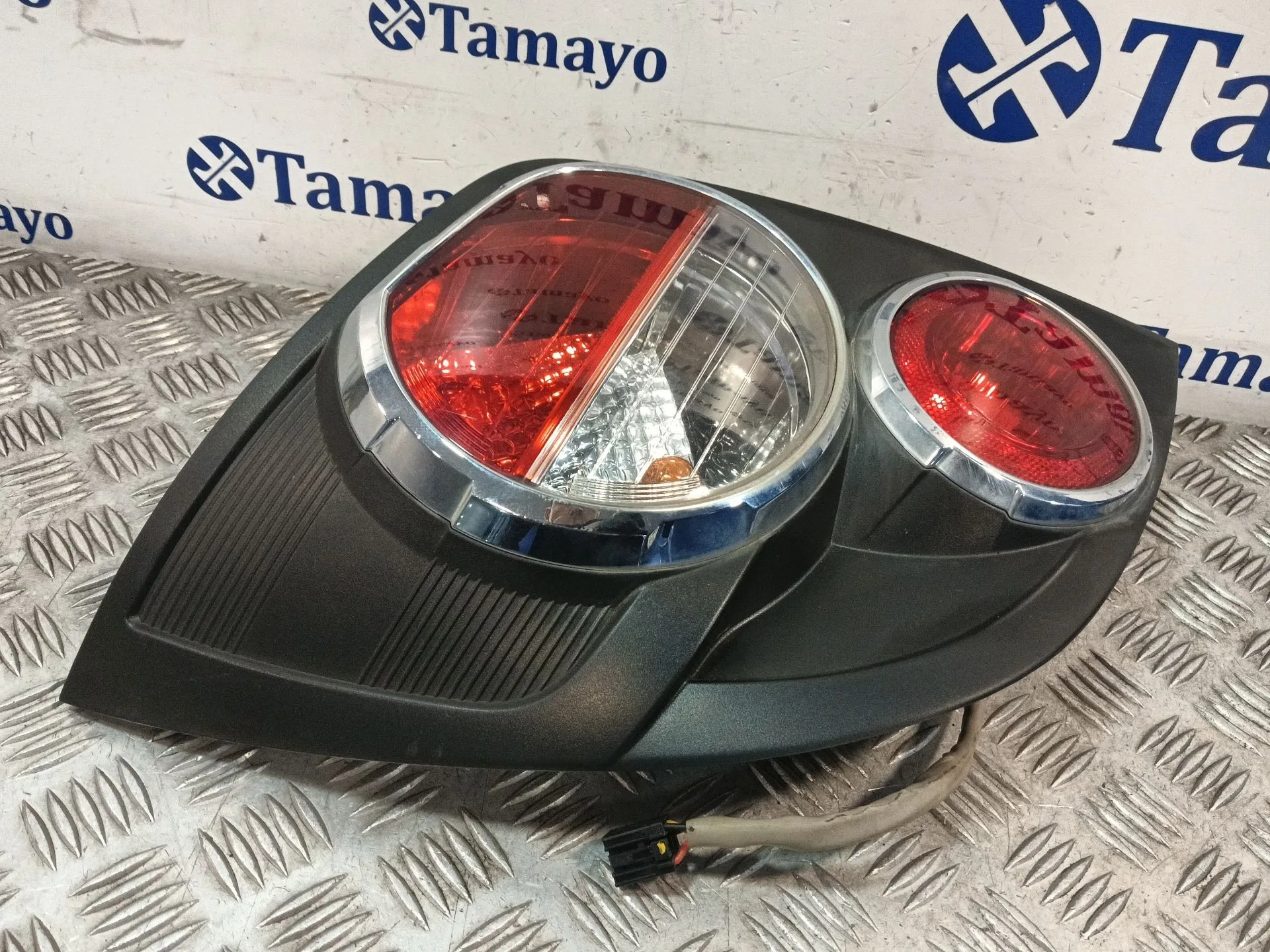 Piloto Trasero Izquierdo para Chevrolet Aveo Hatchback (T300)