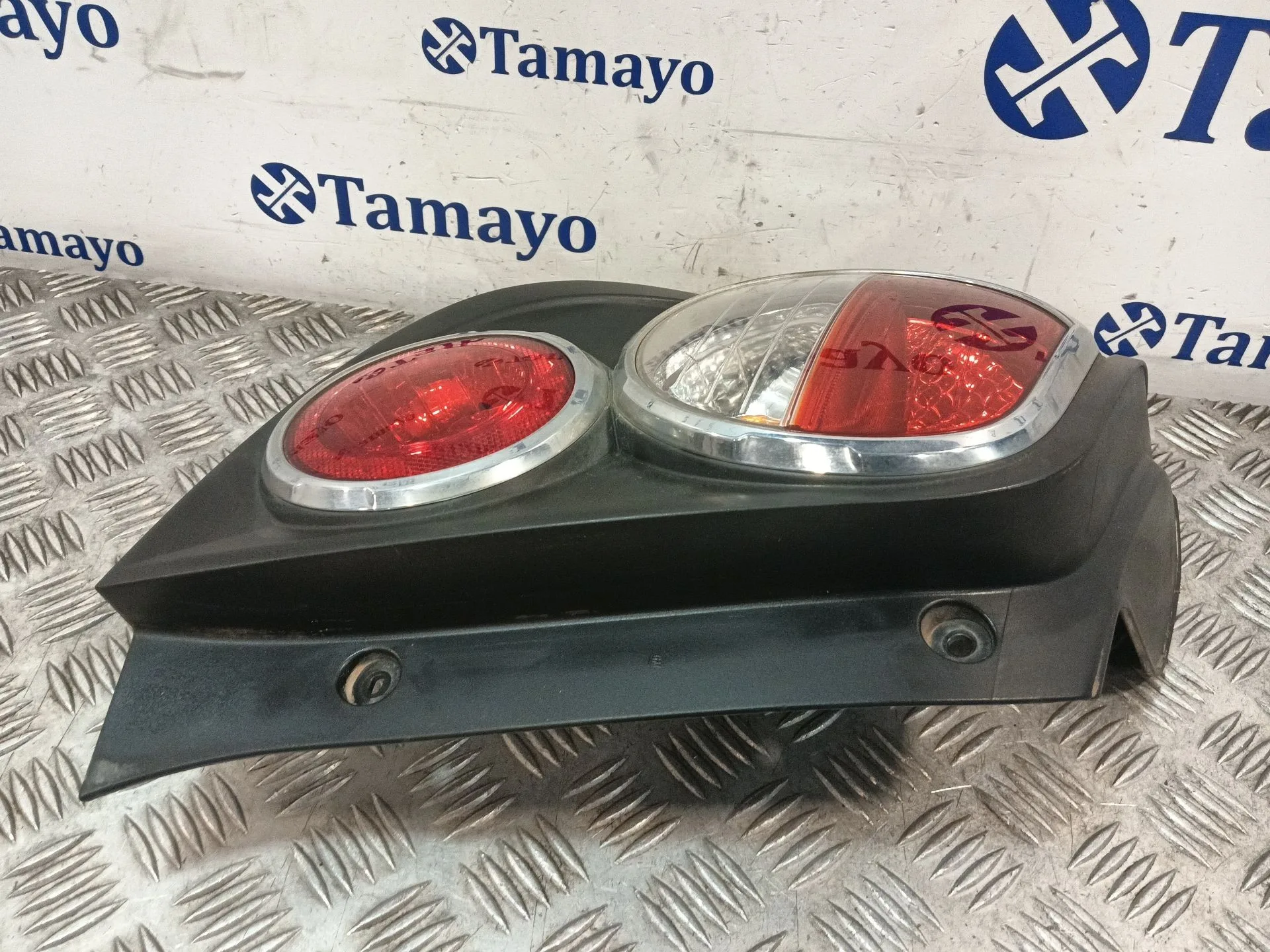Piloto Trasero Izquierdo para Chevrolet Aveo Hatchback (T300)