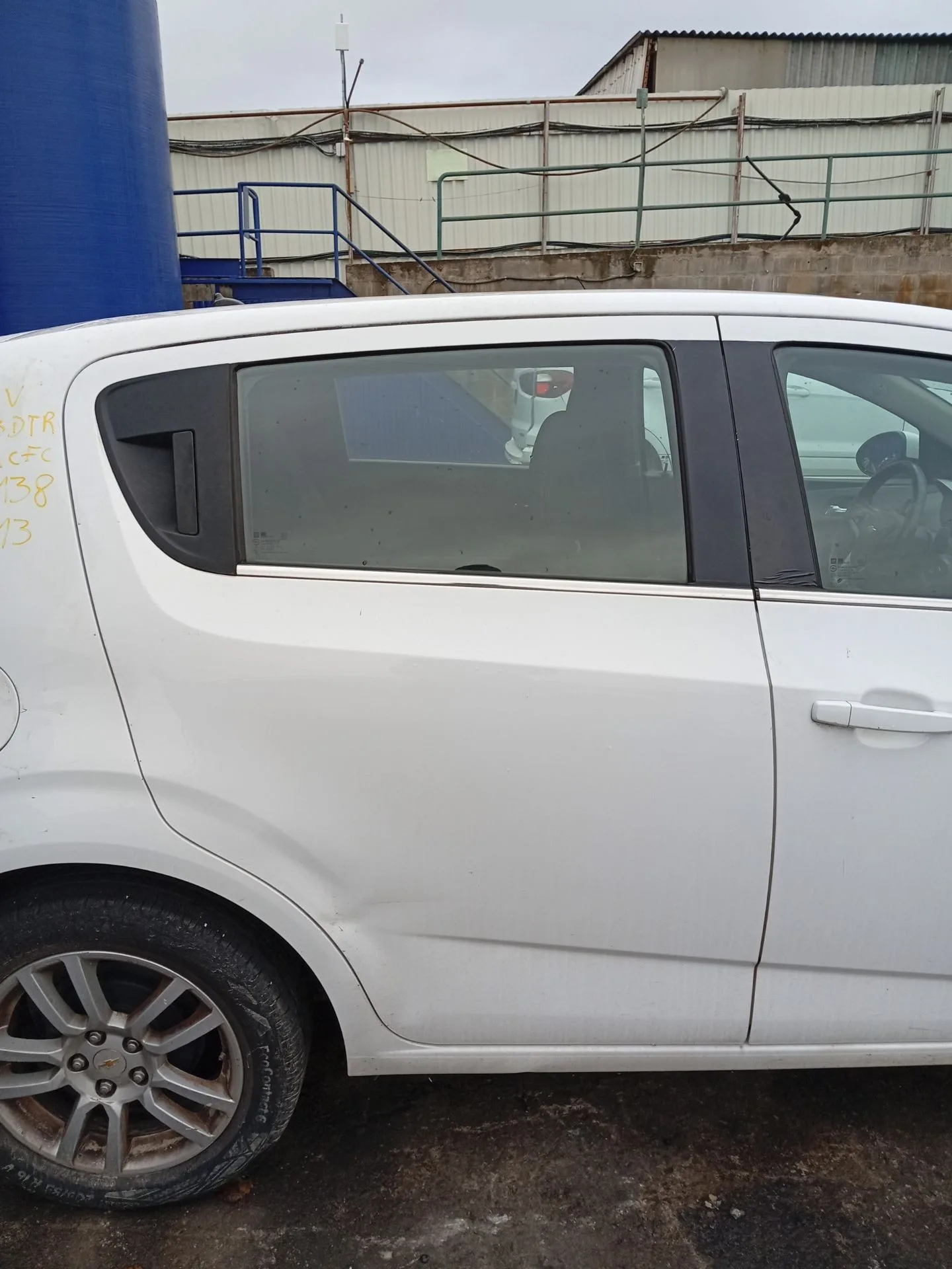 Puerta Trasera Derecha para Chevrolet Aveo Hatchback (T300)