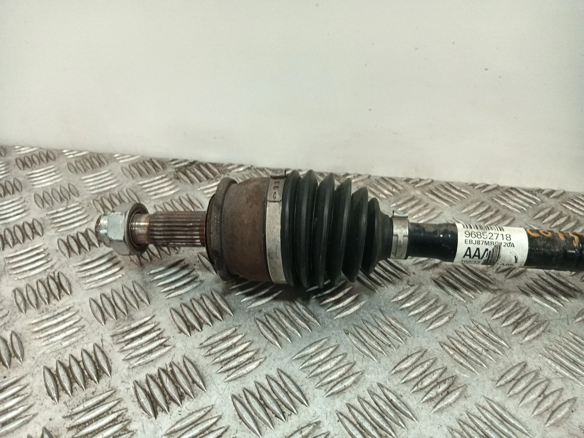 Transmision Delantera Izquierda para Chevrolet Aveo Hatchback (T300)