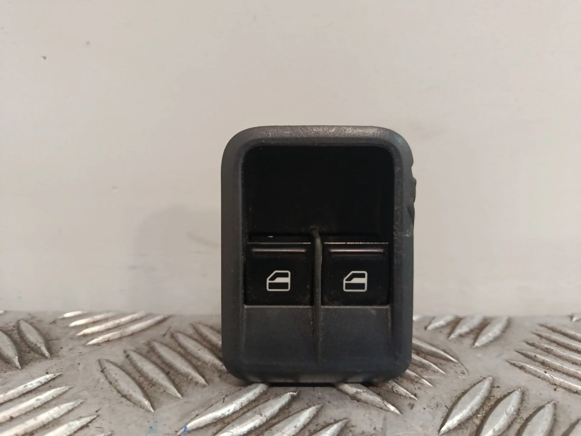 Mando Elevalunas Delantero Izquierdo para Skoda Fabia Ii (542)