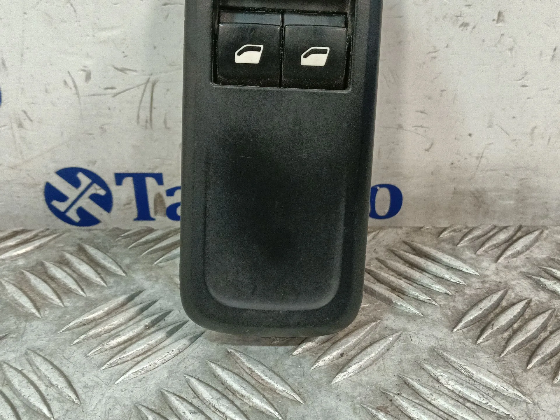 Mando Elevalunas Delantero Izquierdo para Citroën C3 Ii (Sc_)