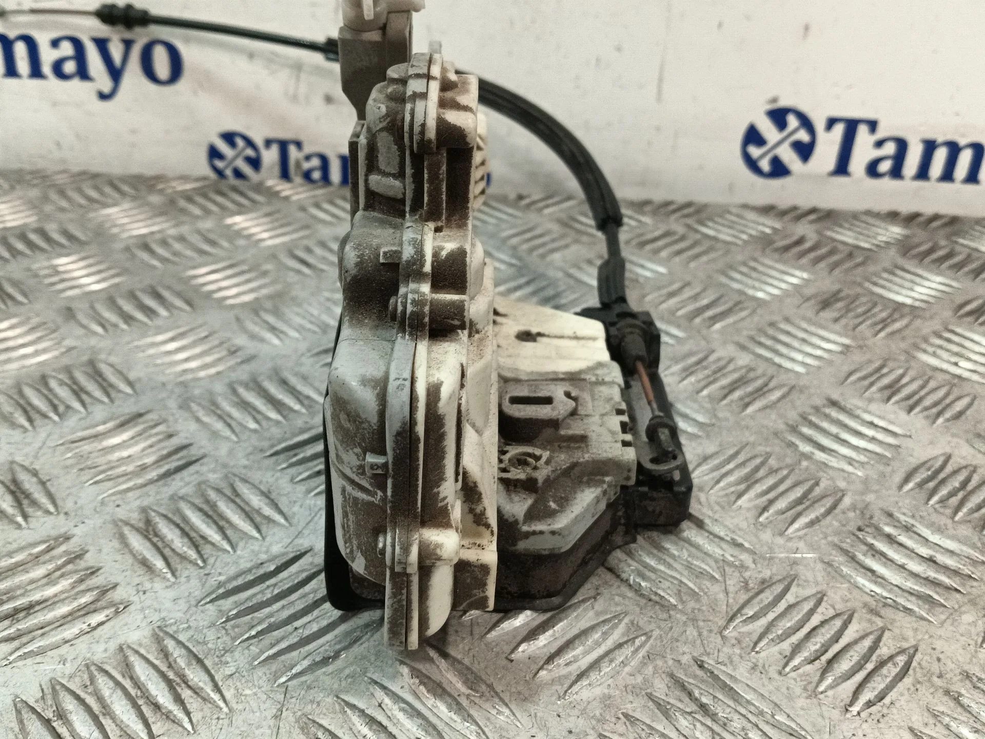Cerradura Puerta Delantera Derecha para Volkswagen Passat Berlina (3C2)
