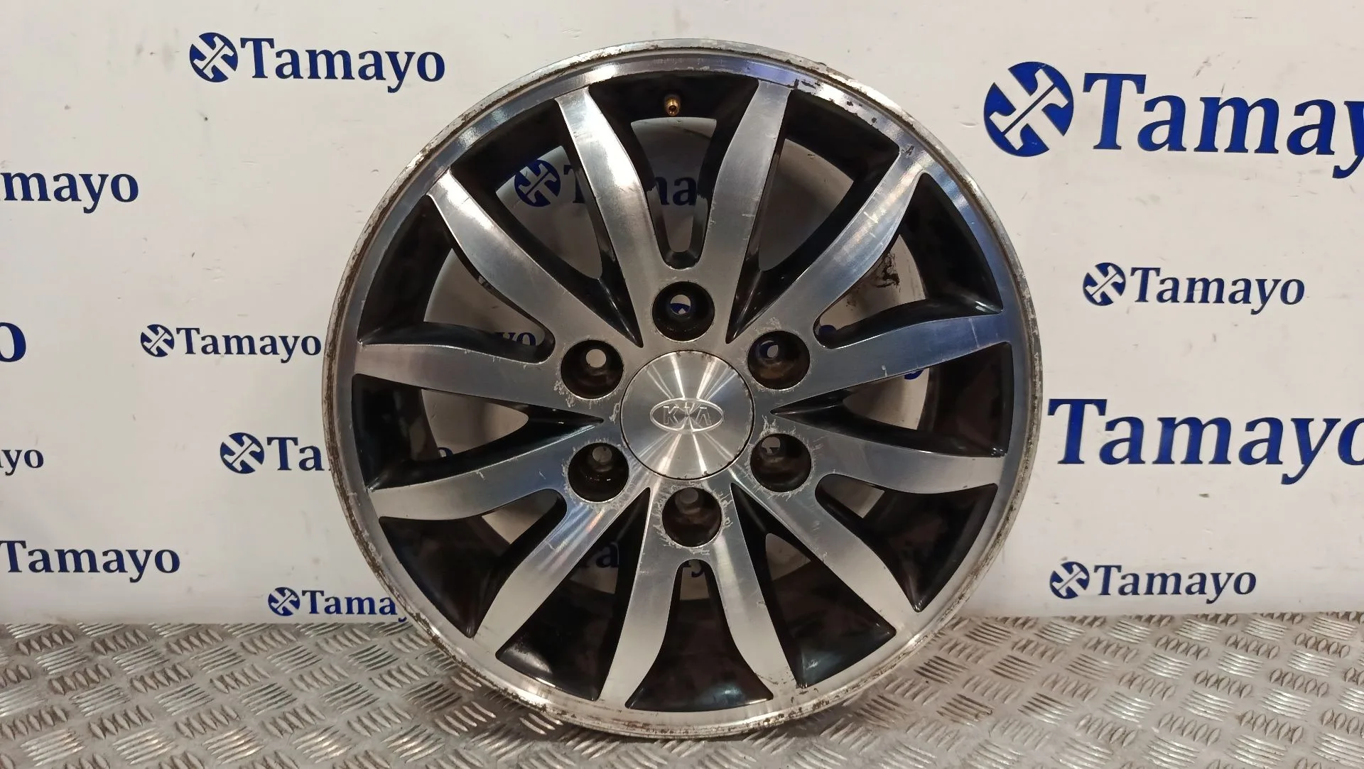 Llanta para Kia Carnival