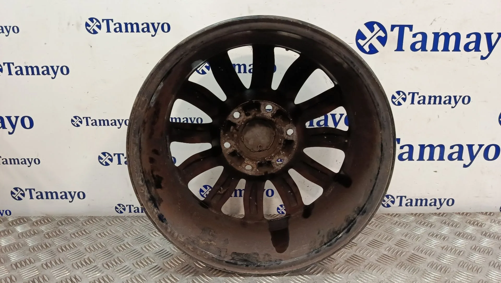 Llanta para Kia Carnival