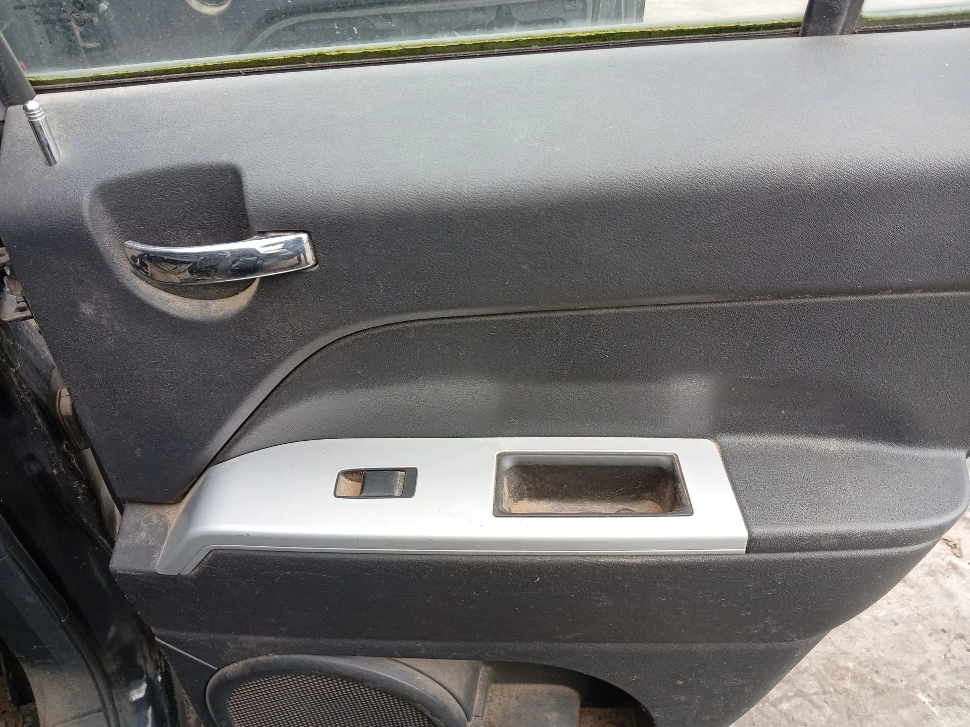 Mando Elevalunas Trasero Derecho para Jeep Patriot