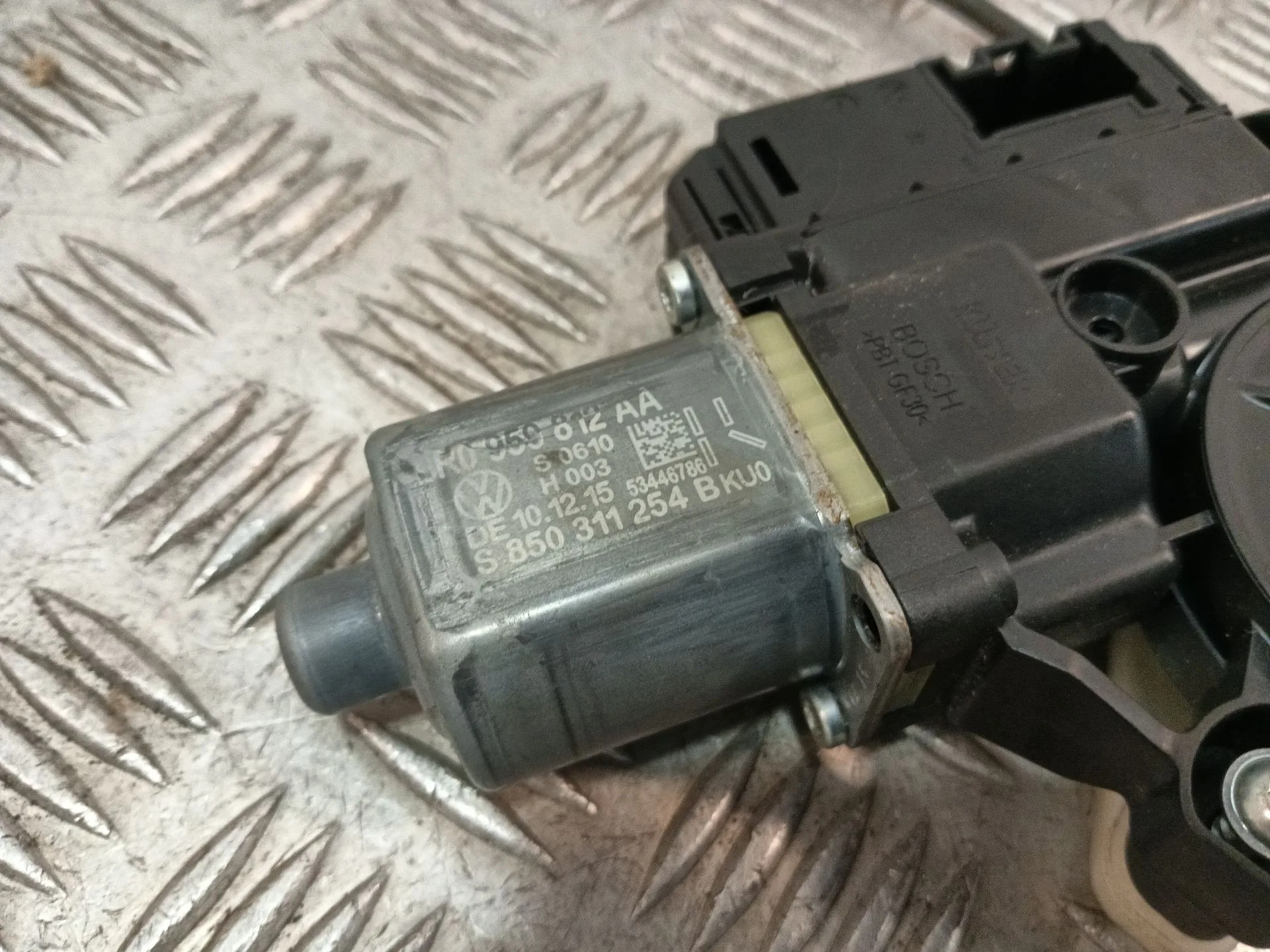 Elevalunas Trasero Derecho para Volkswagen Polo V (6R1, 6C1)