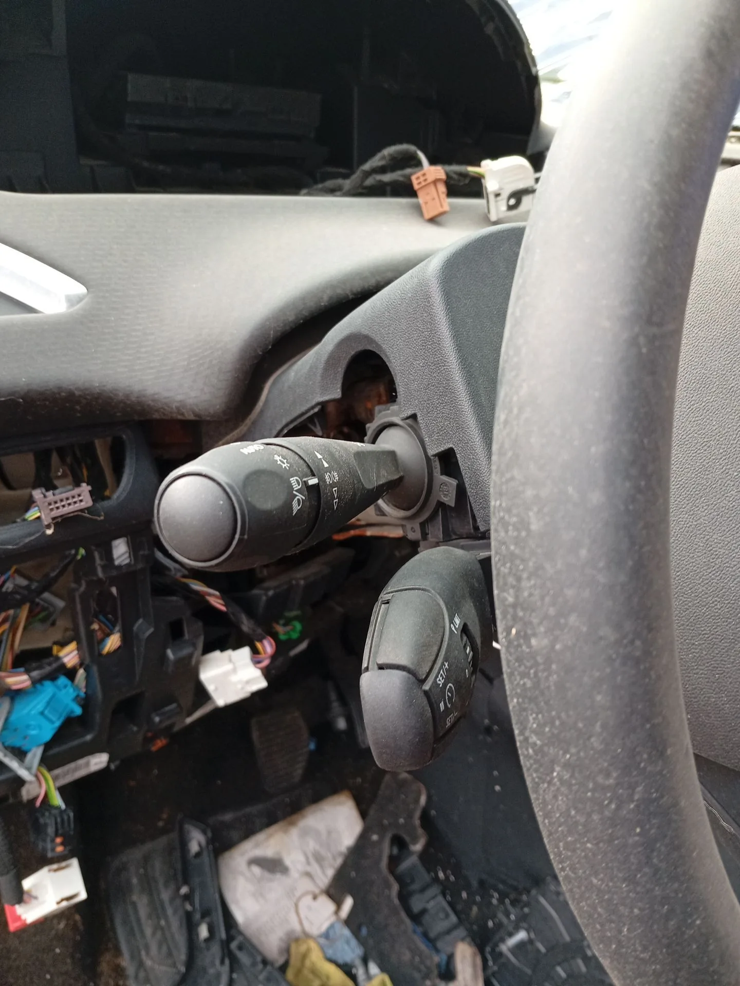 Com 2000 para Peugeot 208