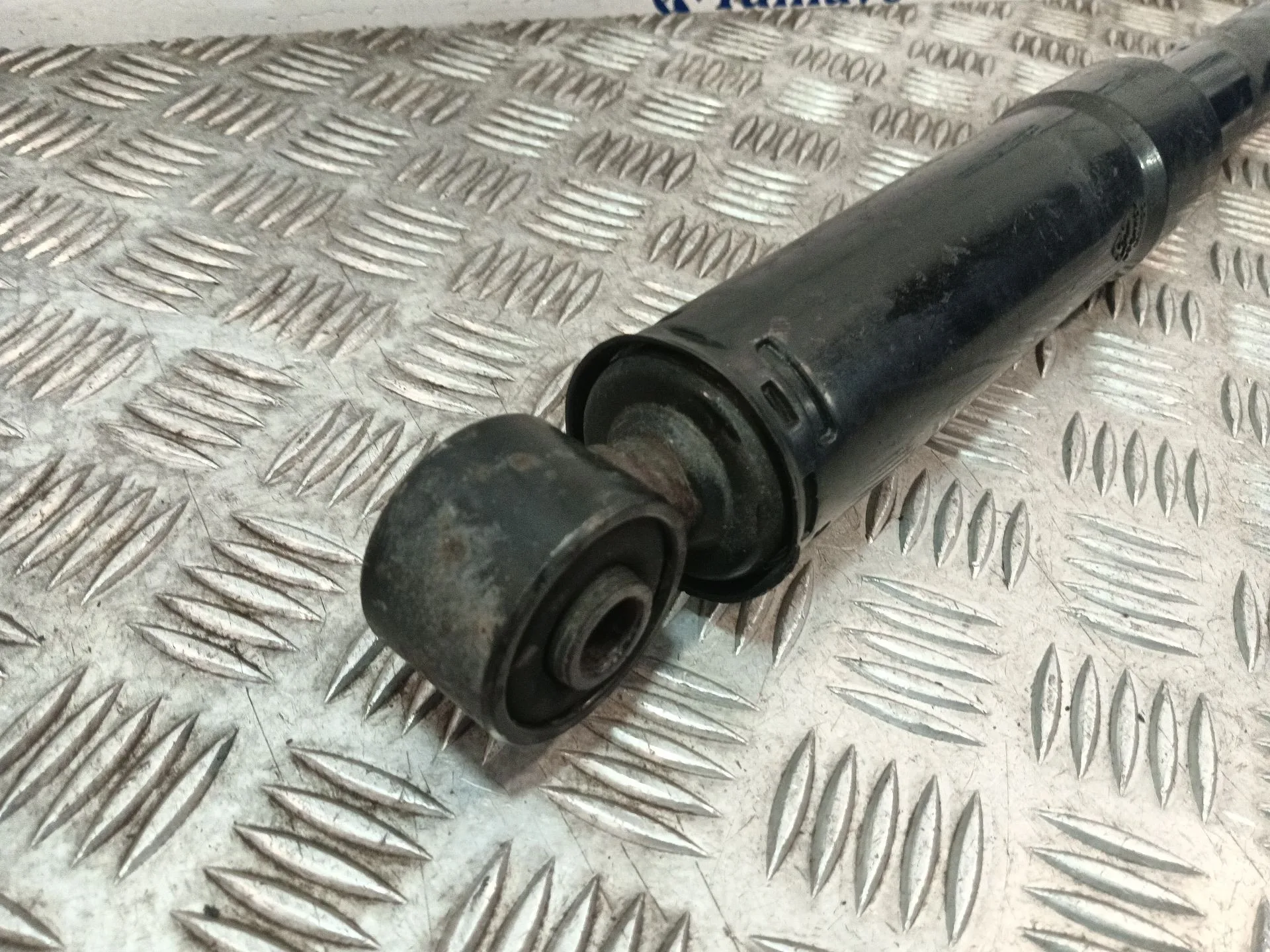 Amortiguador Trasero Izquierdo para Hyundai H350 Furgoneta