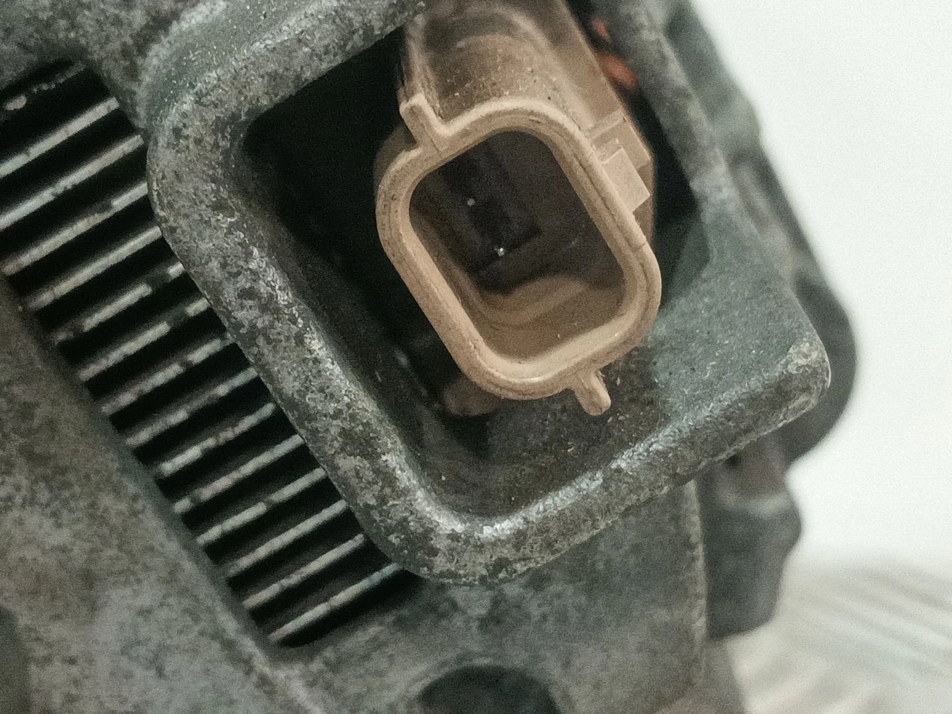 Alternador para Renault Master Iii Furgoneta (Fv)