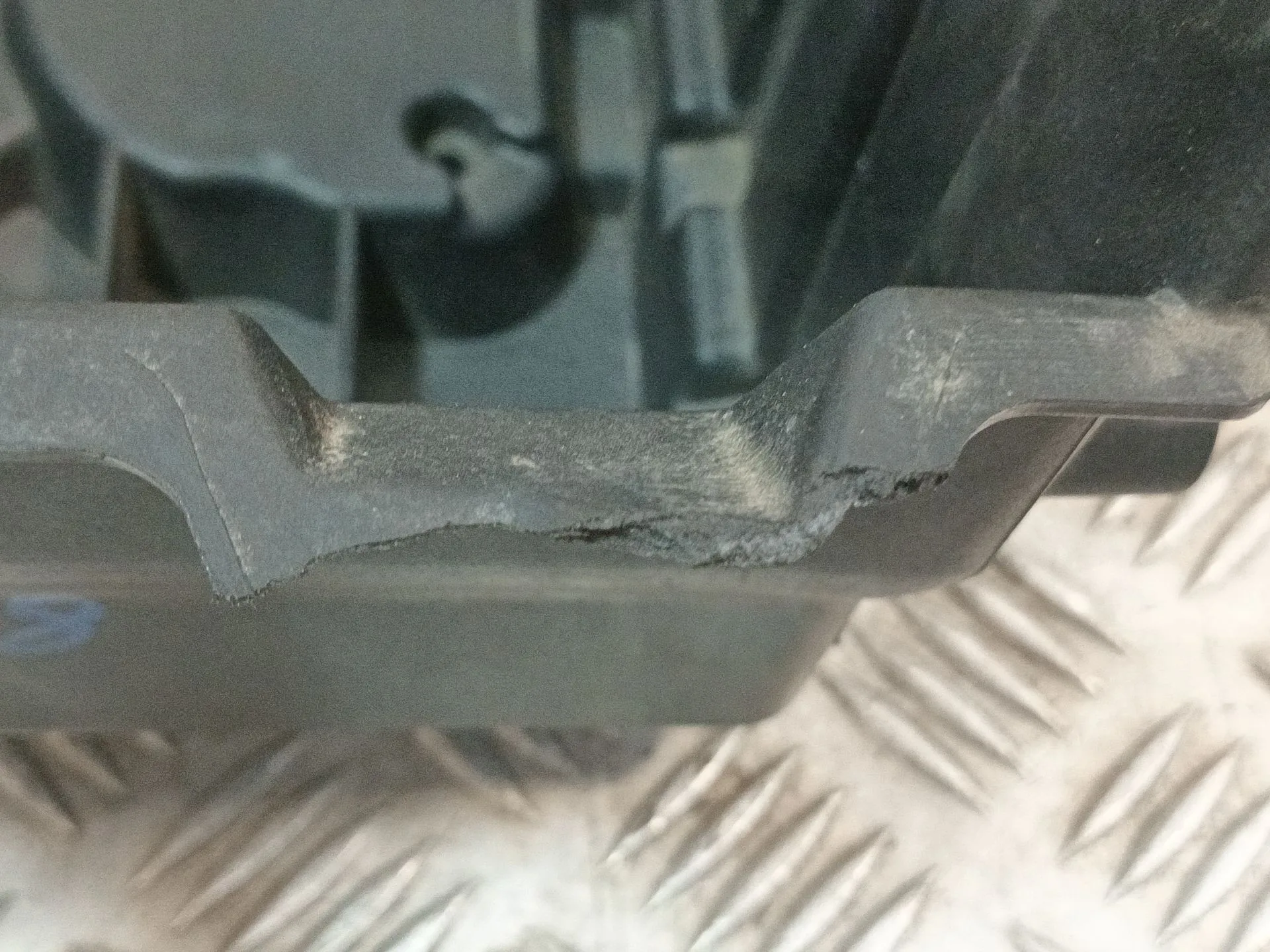 Soporte Bateria para Ford Puma (J2K, Cf7)