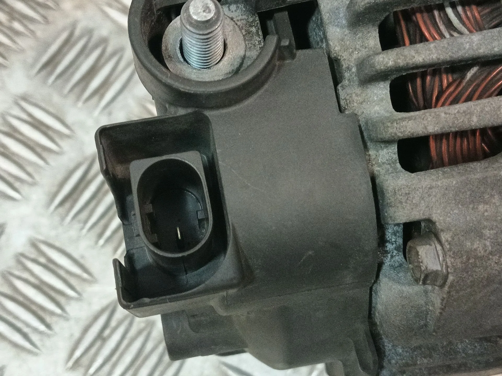 Alternador para Mercedes-Benz Clase B (W245)