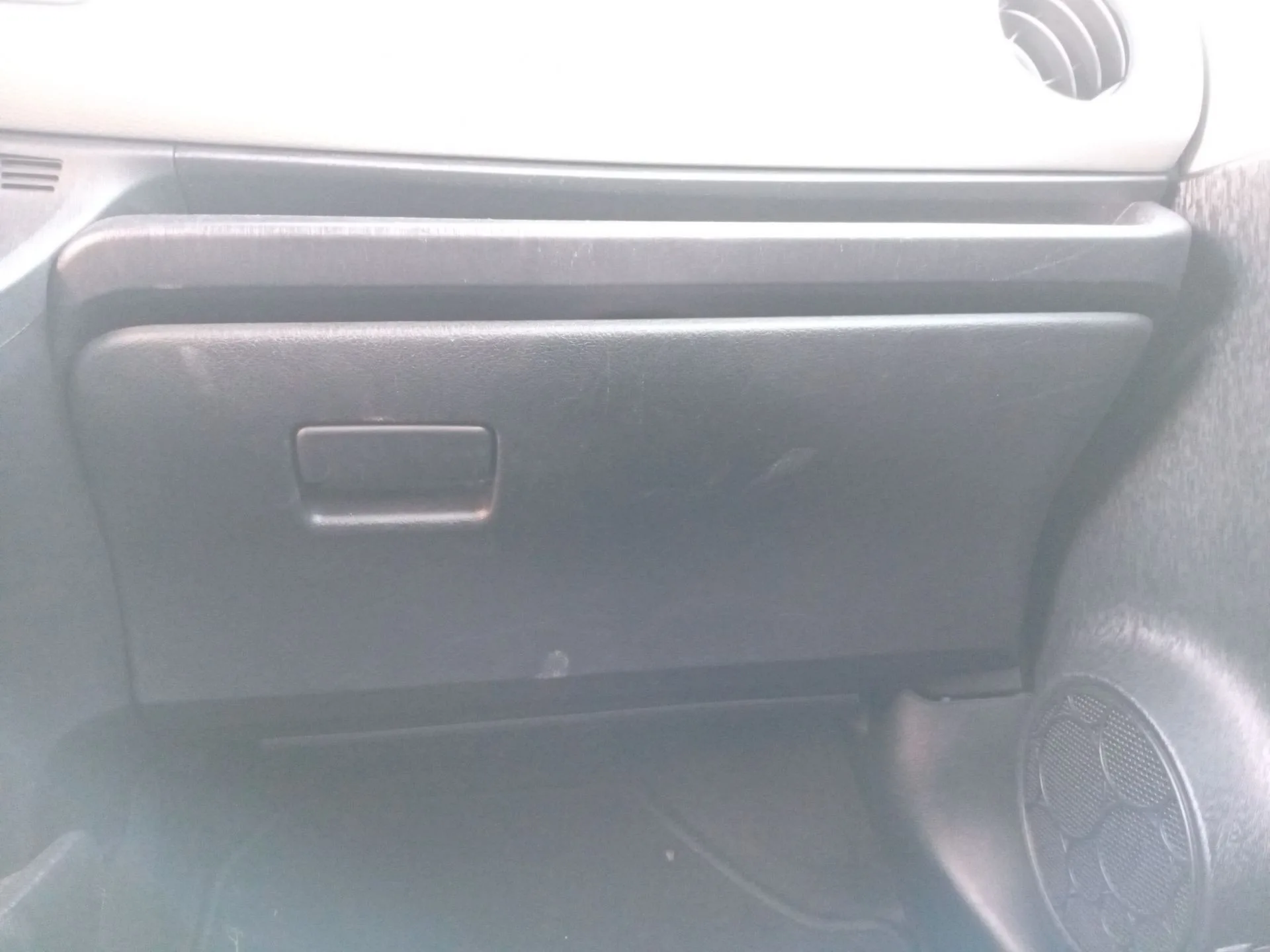 Guantera para Toyota Yaris (Xp13M)