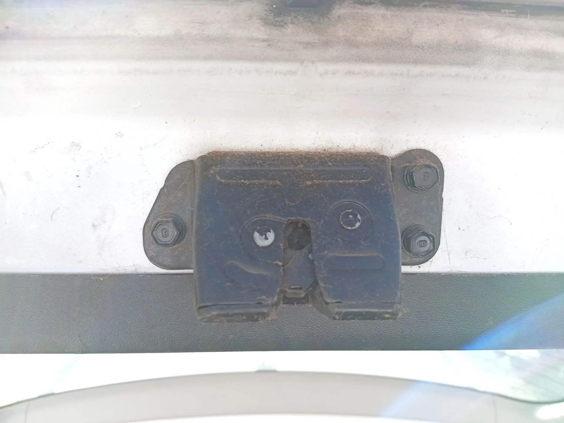 Cerradura Maletero / Porton para Kia Cee'd