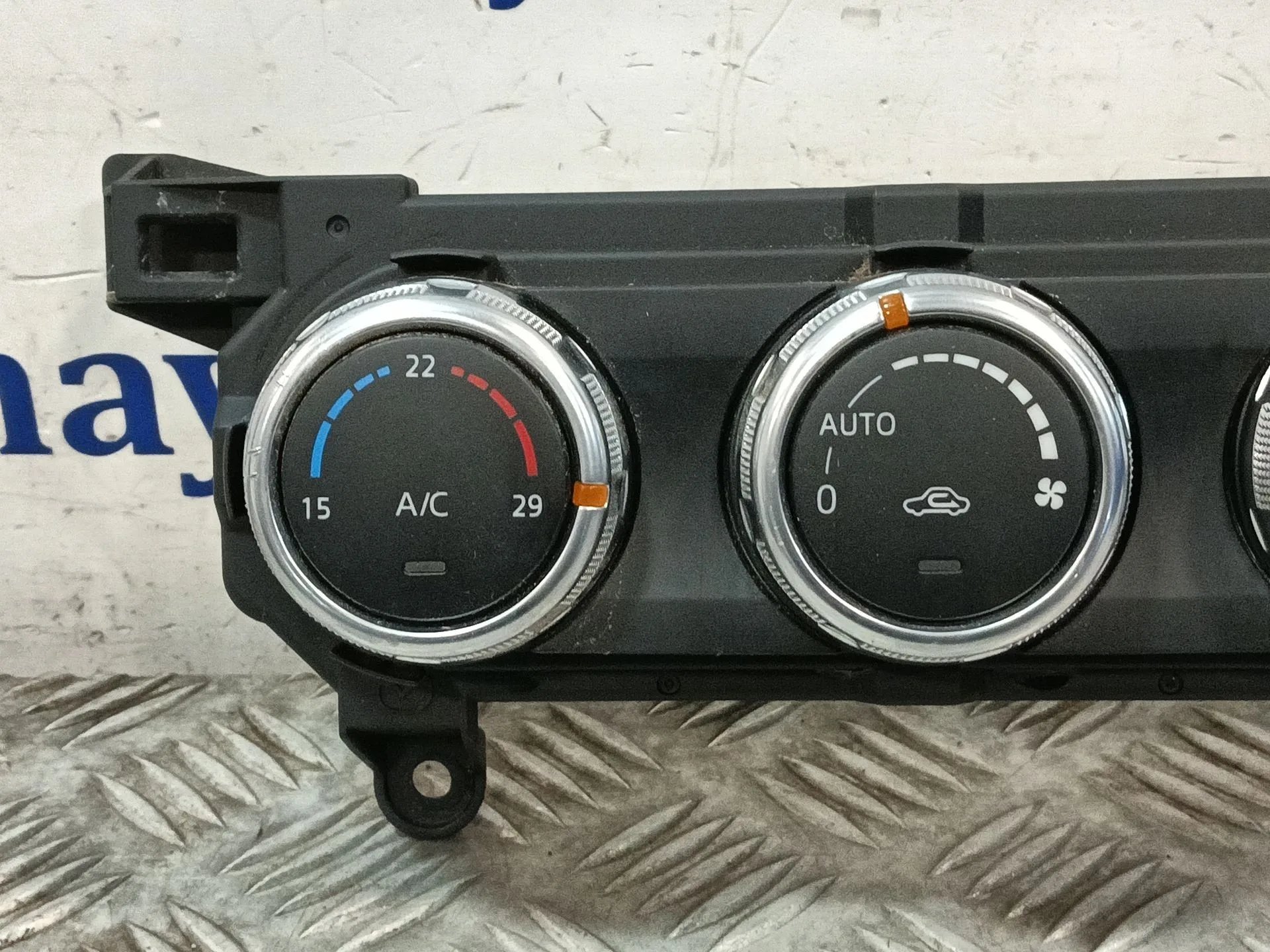 Mando Climatizador para Mazda Cx-3 (Dk)
